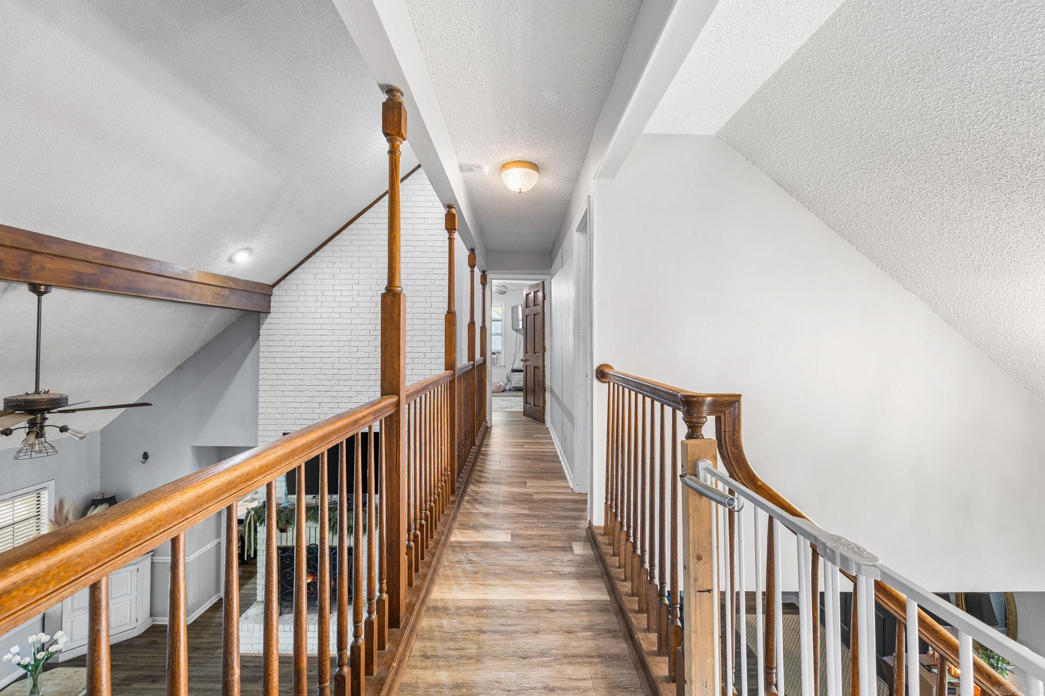 CEDAR FENCE - Residential