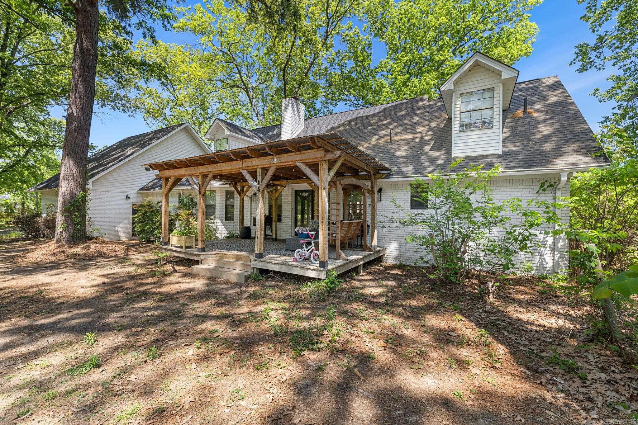 CEDAR FENCE - Residential