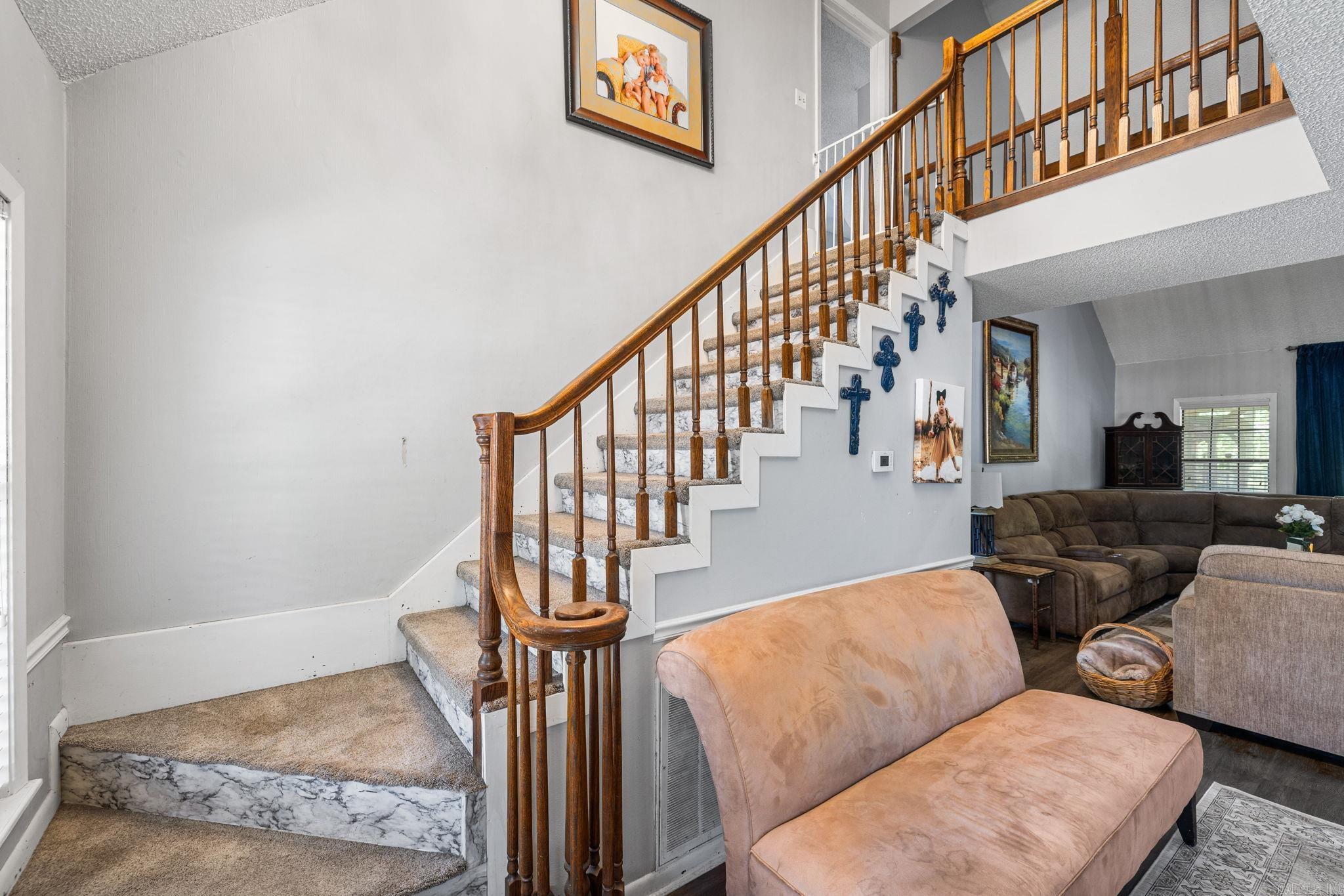 CEDAR FENCE - Residential