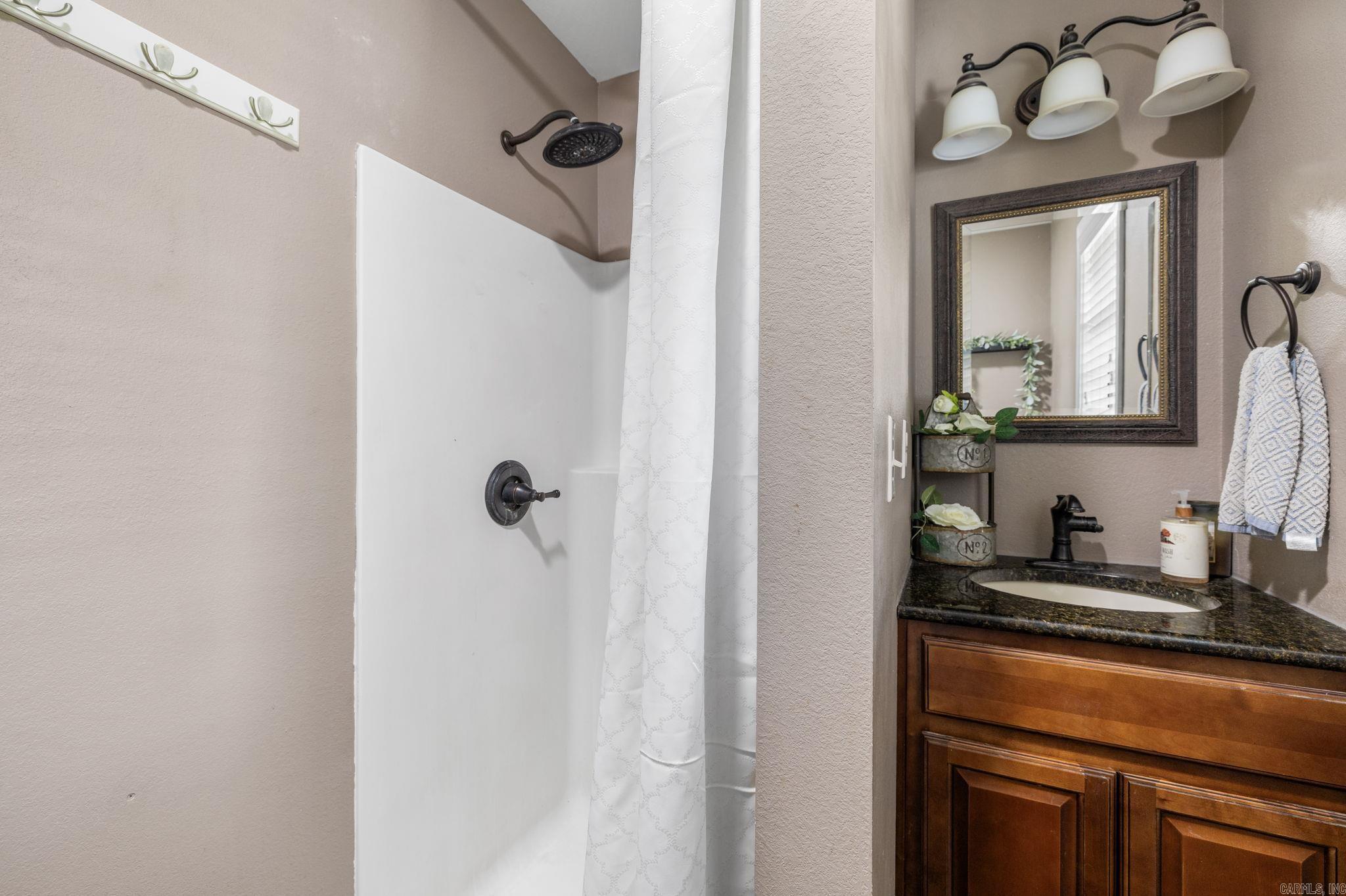 CEDAR FENCE - Residential