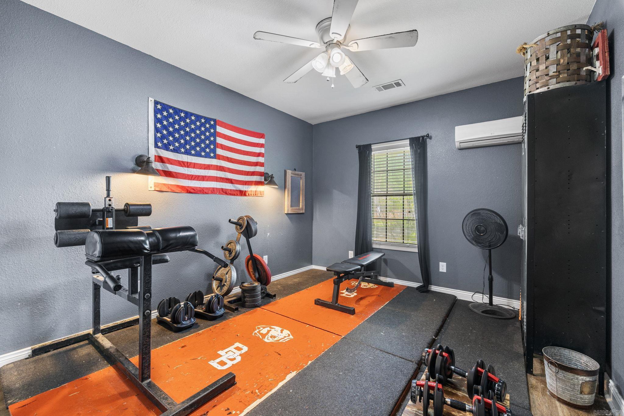 CEDAR FENCE - Residential