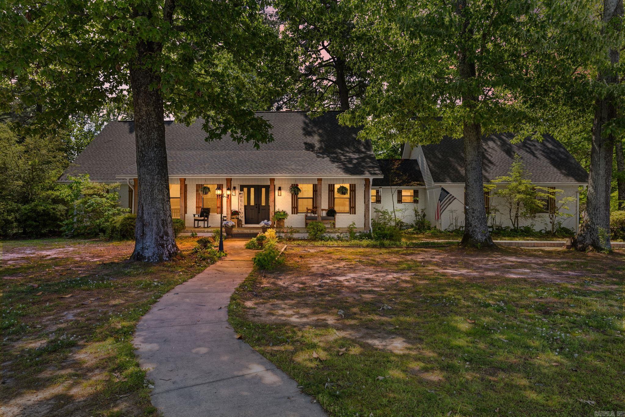 CEDAR FENCE - Residential