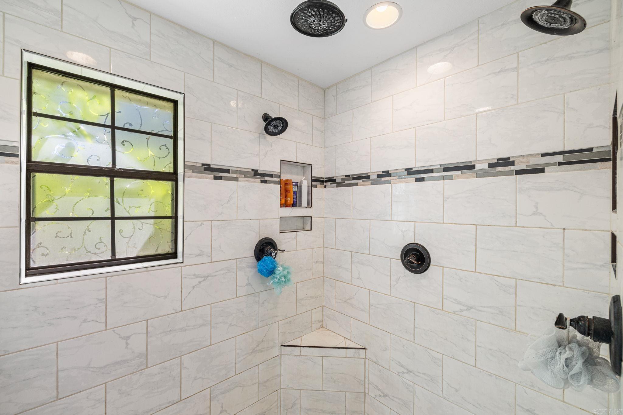 CEDAR FENCE - Residential