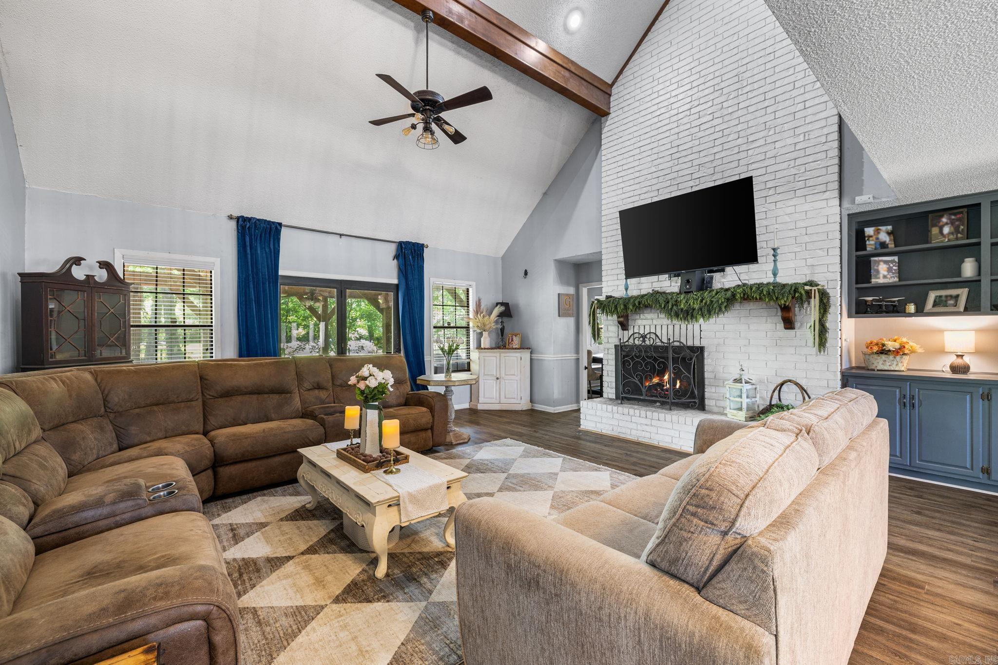 CEDAR FENCE - Residential