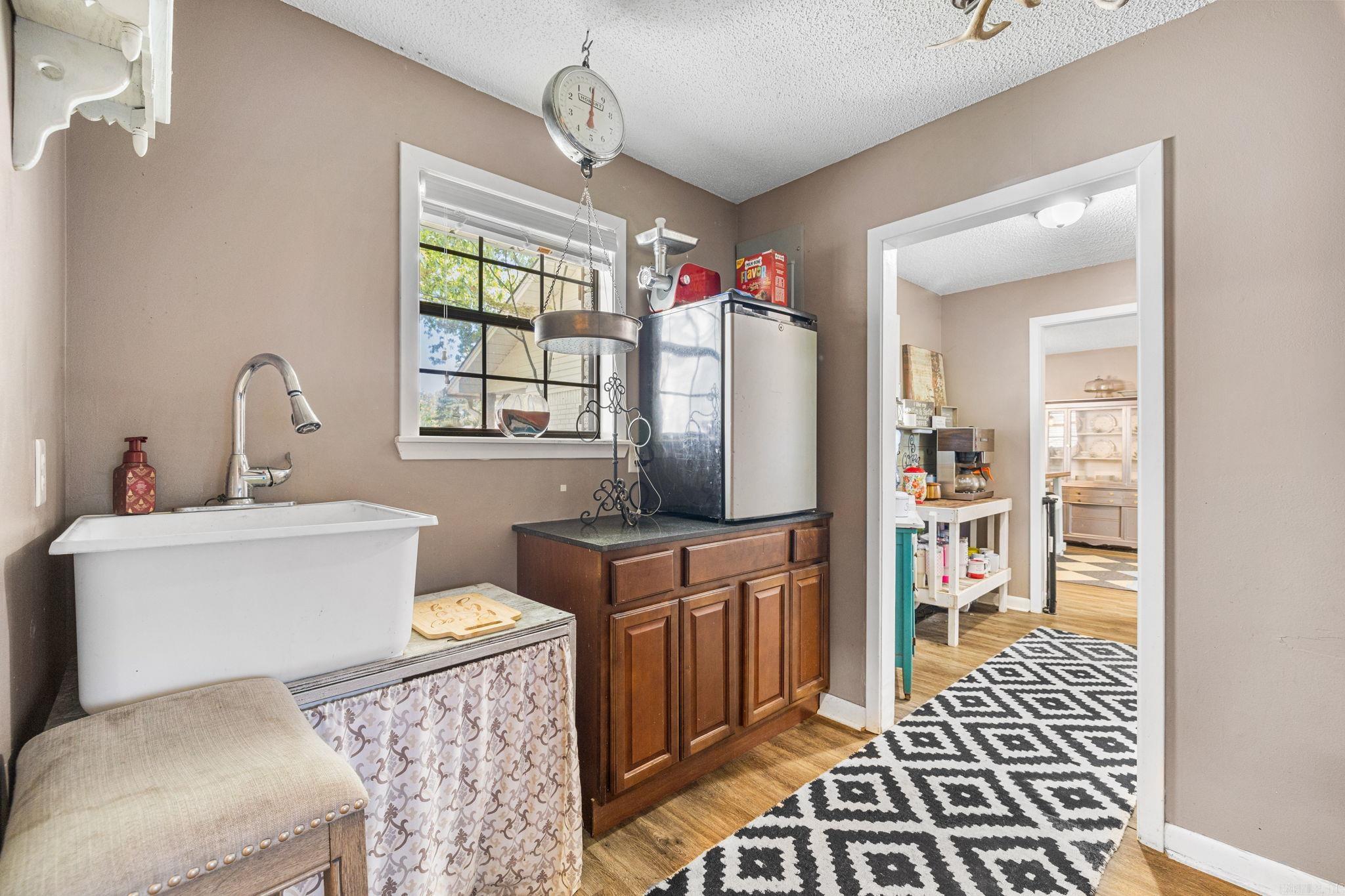 CEDAR FENCE - Residential