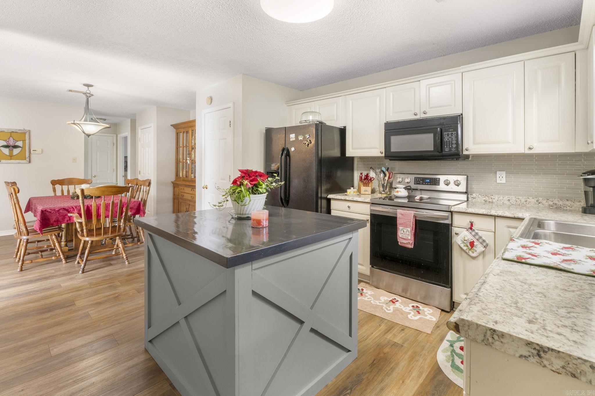 CARRIAGE COURTS - Residential