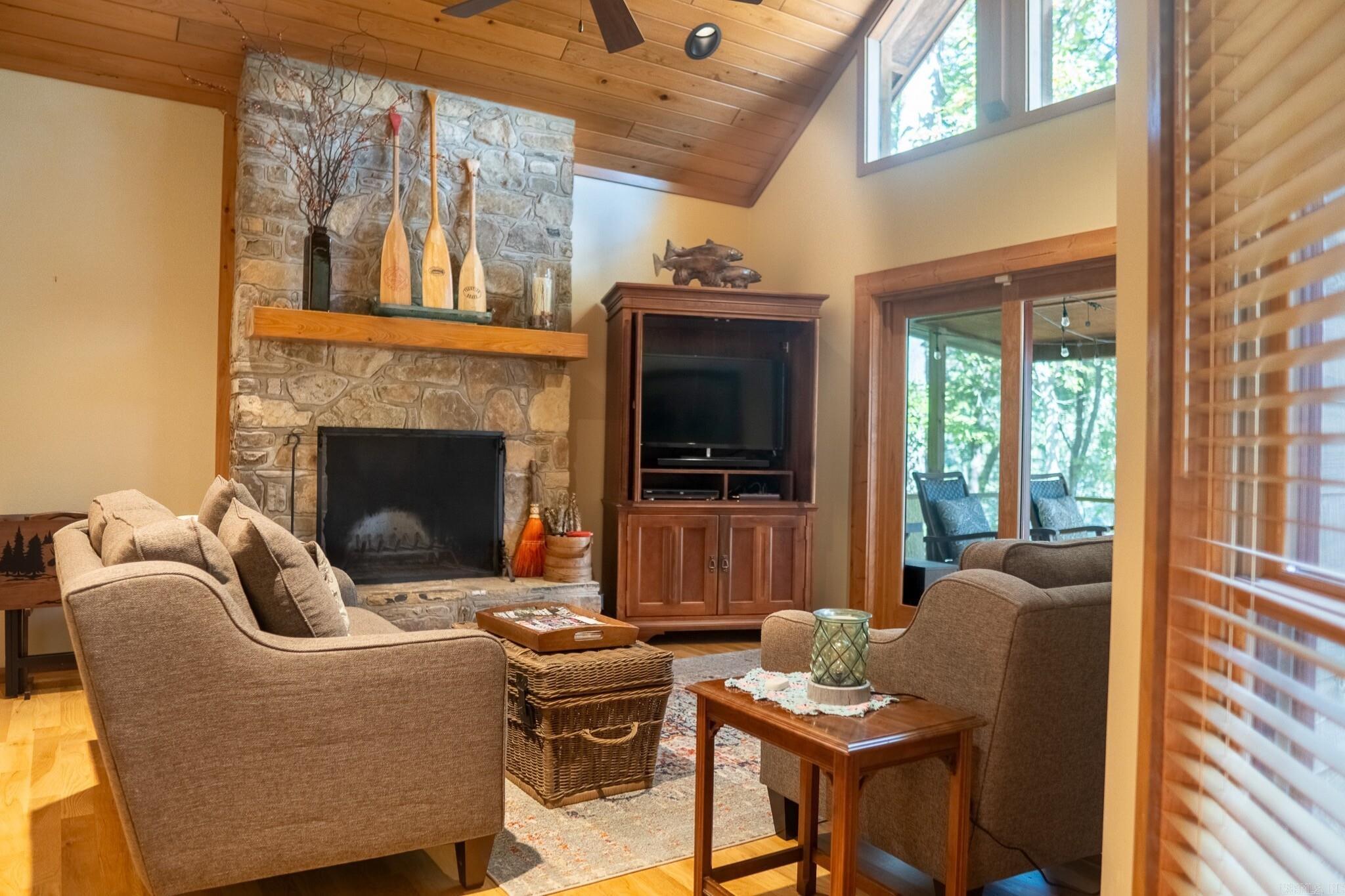 COW SHOALS - RIVER - Residential