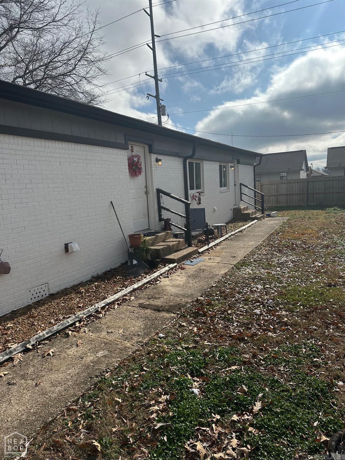 Investor Alert! Centrally located multi-family units. Roof and Hvac is 5 years old. Units were remodeld approximately 4 years ago. New floors, cabinets, paint. 5 units total.
