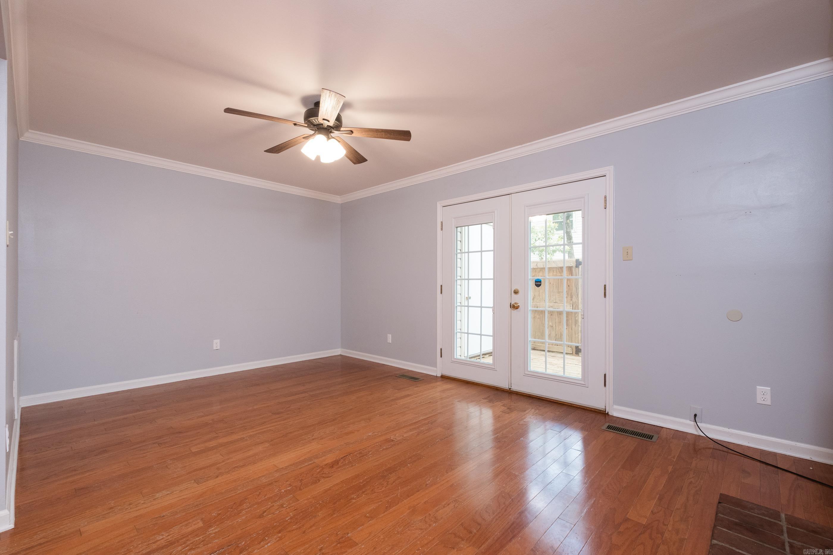 KINGSBRIDGE TWNHSE - Residential