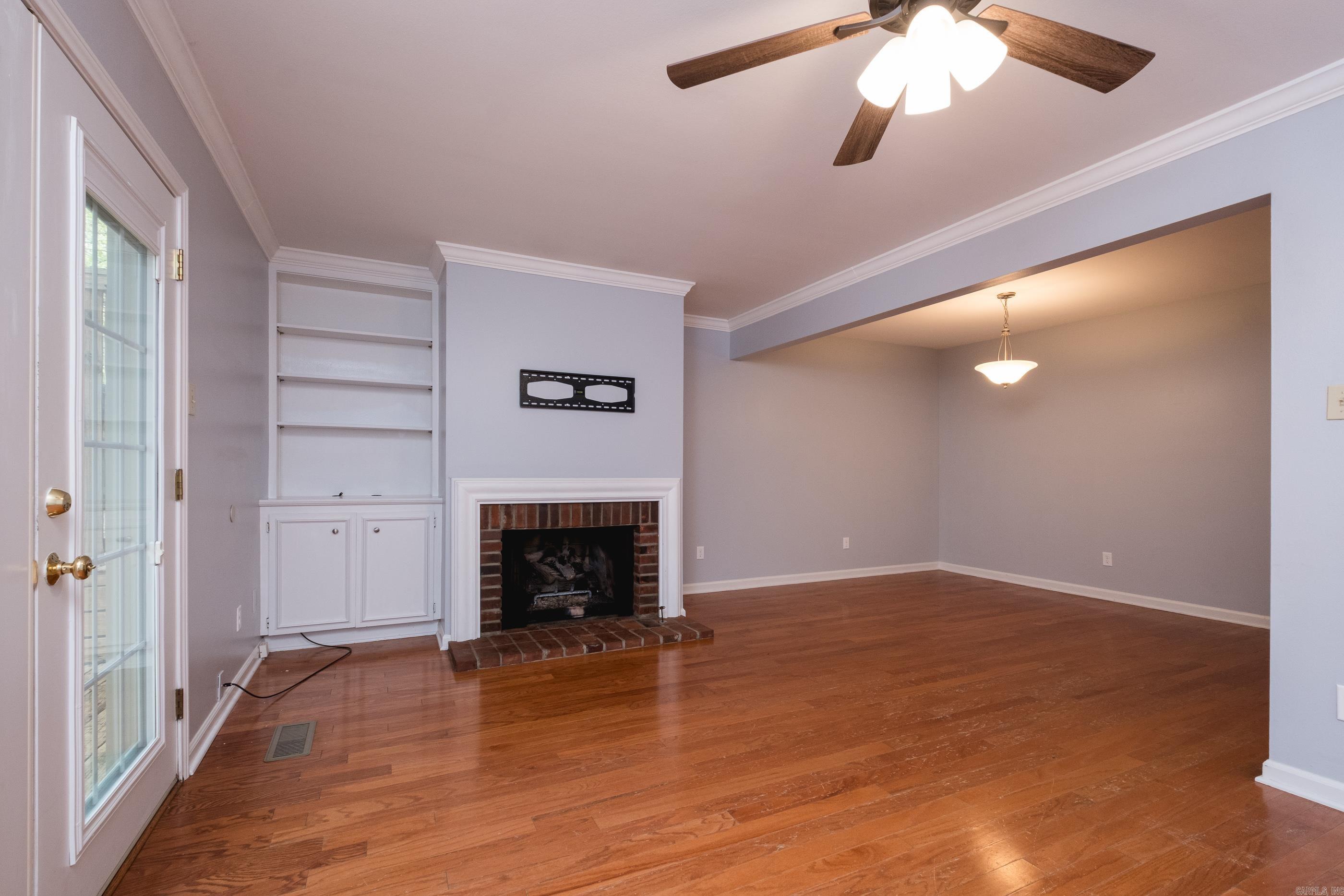 KINGSBRIDGE TWNHSE - Residential