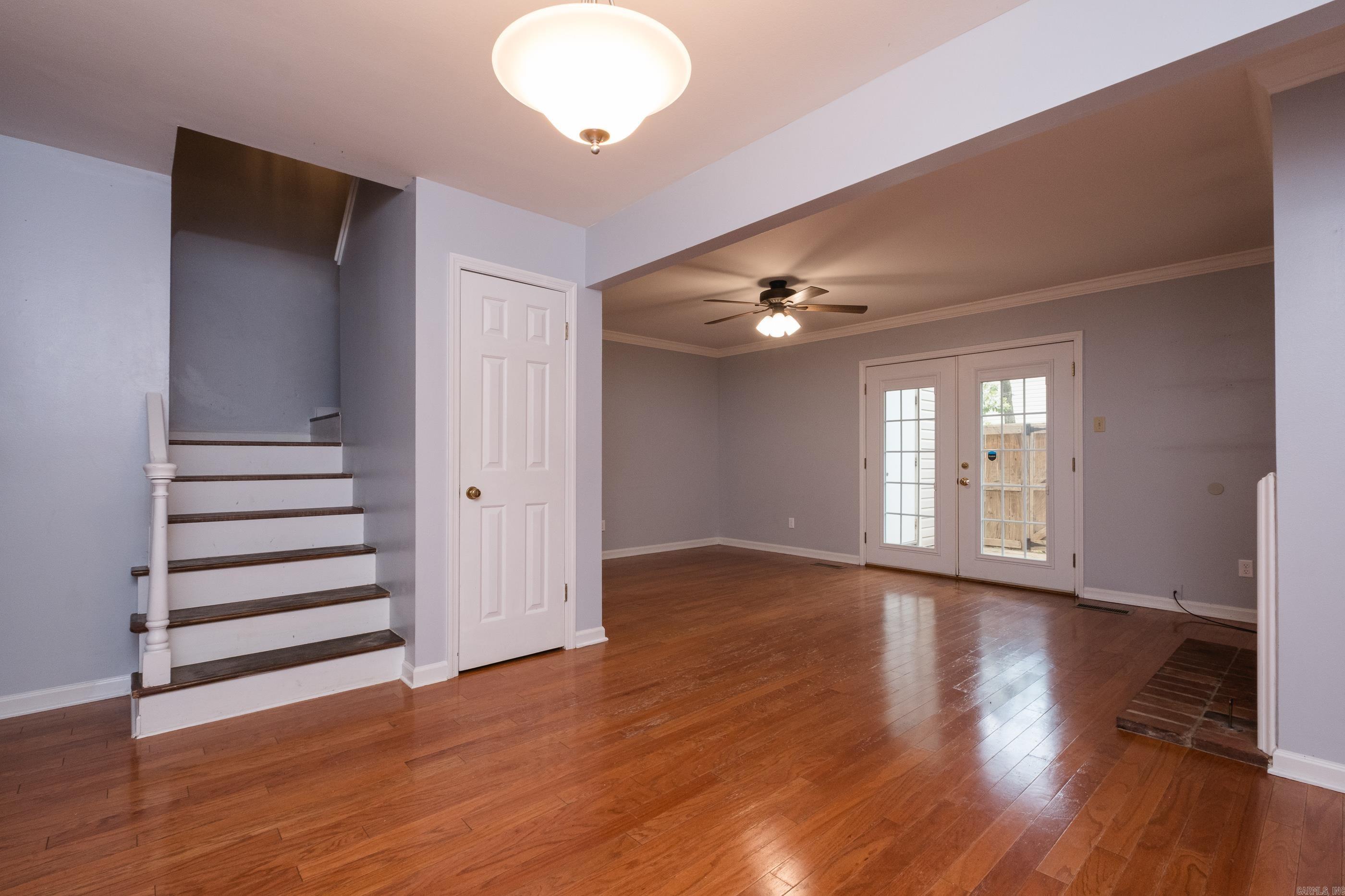 KINGSBRIDGE TWNHSE - Residential