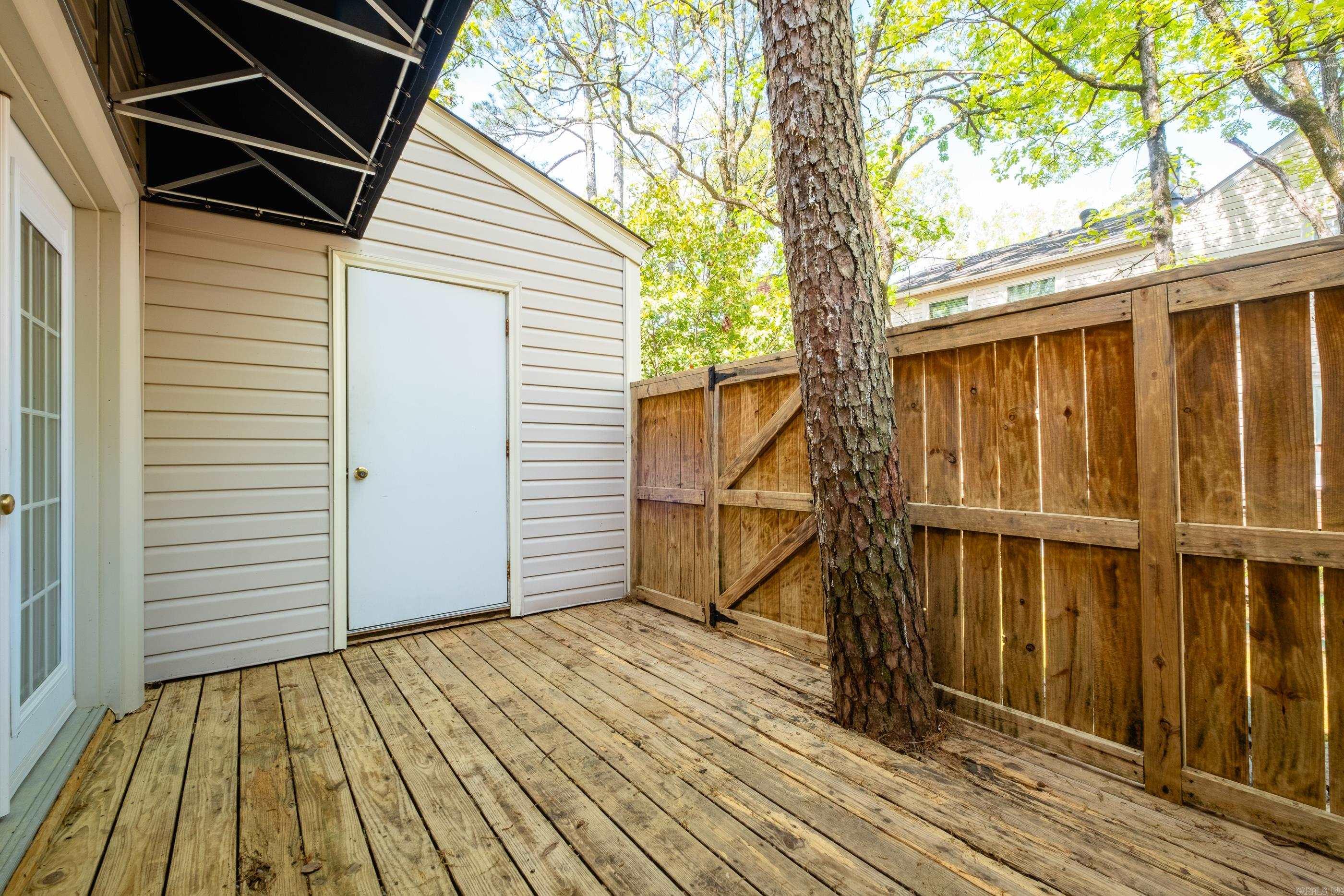 KINGSBRIDGE TWNHSE - Residential