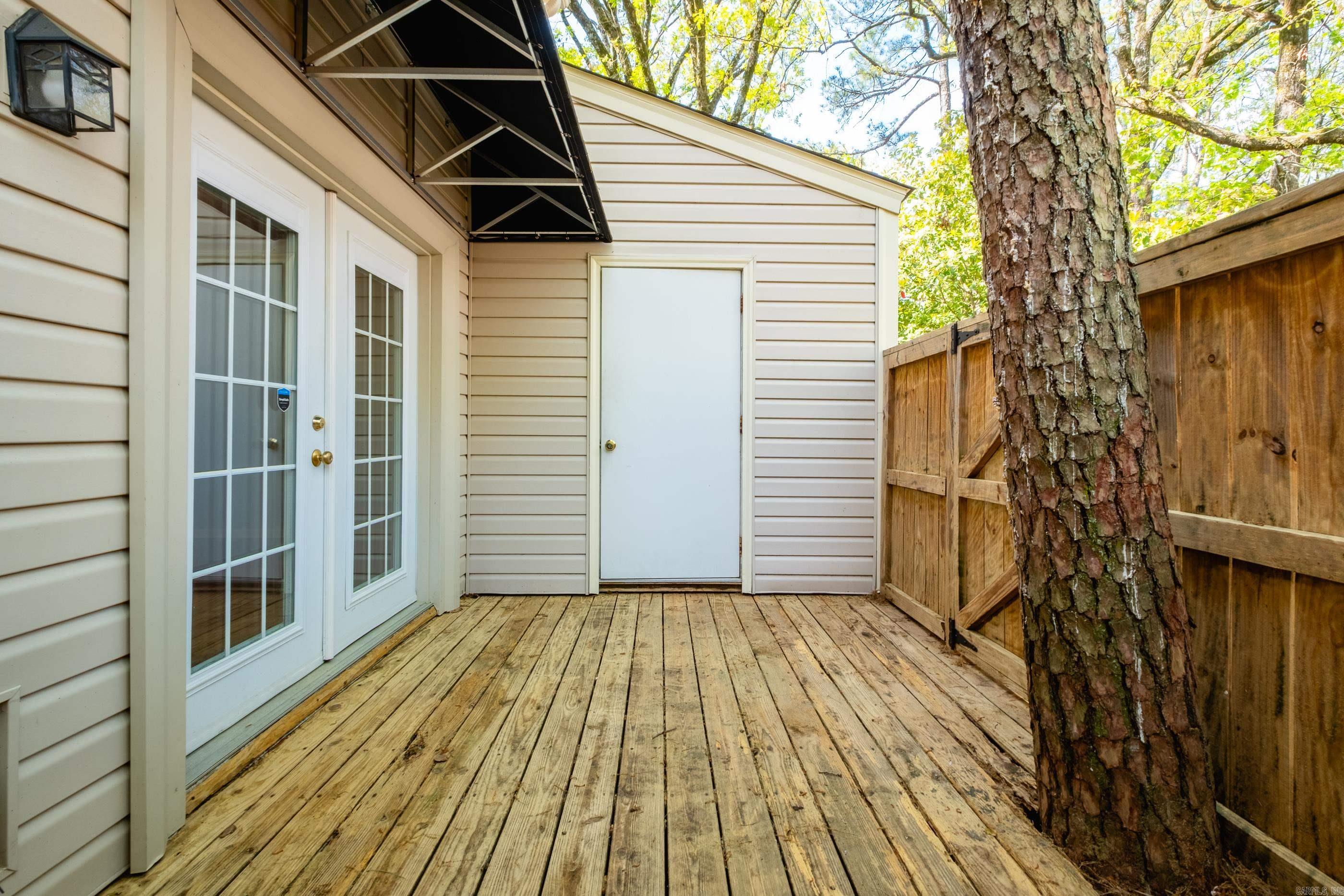 KINGSBRIDGE TWNHSE - Residential