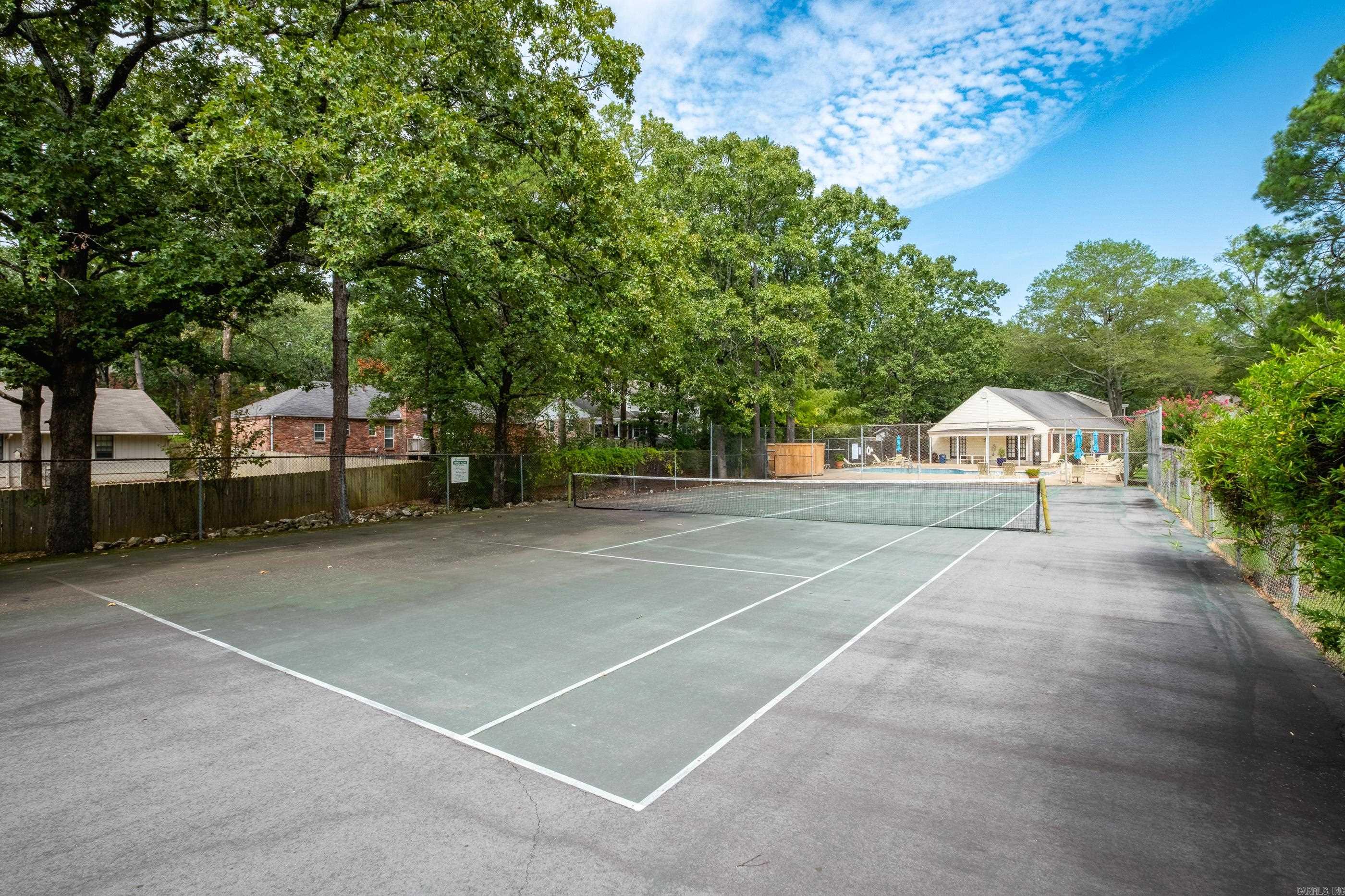 KINGSBRIDGE TWNHSE - Residential