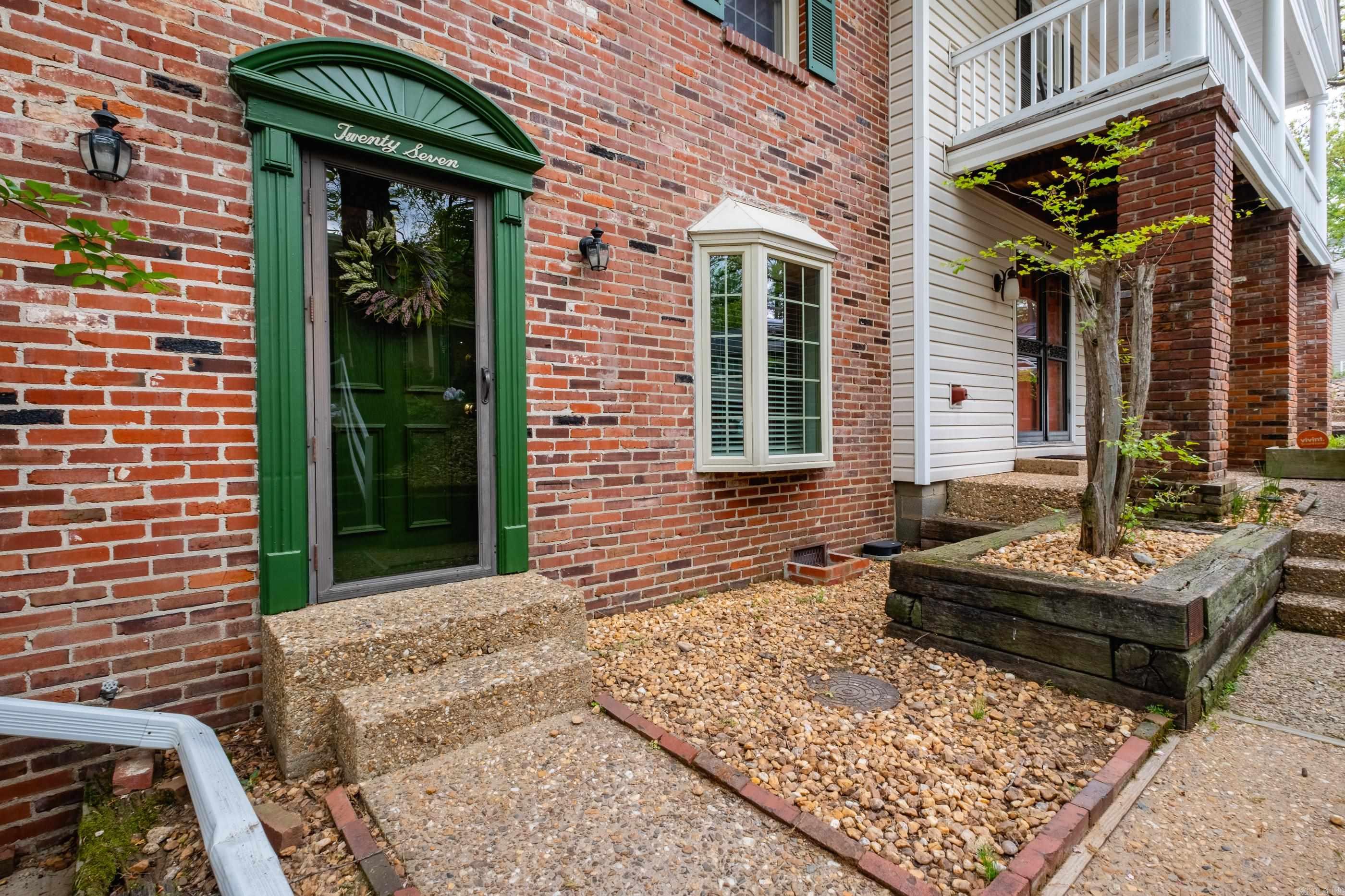 KINGSBRIDGE TWNHSE - Residential