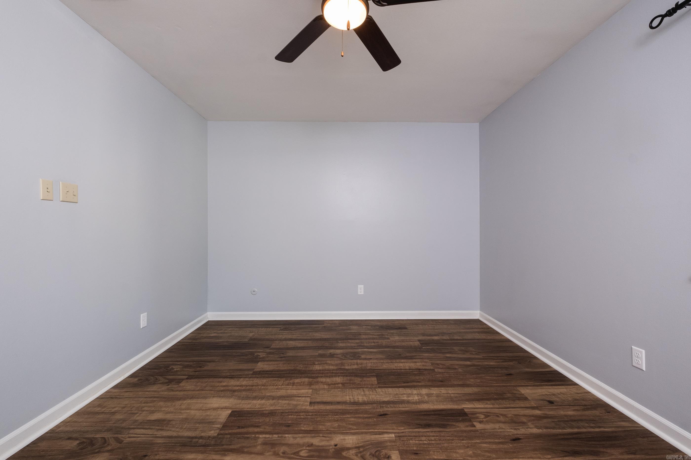 KINGSBRIDGE TWNHSE - Residential