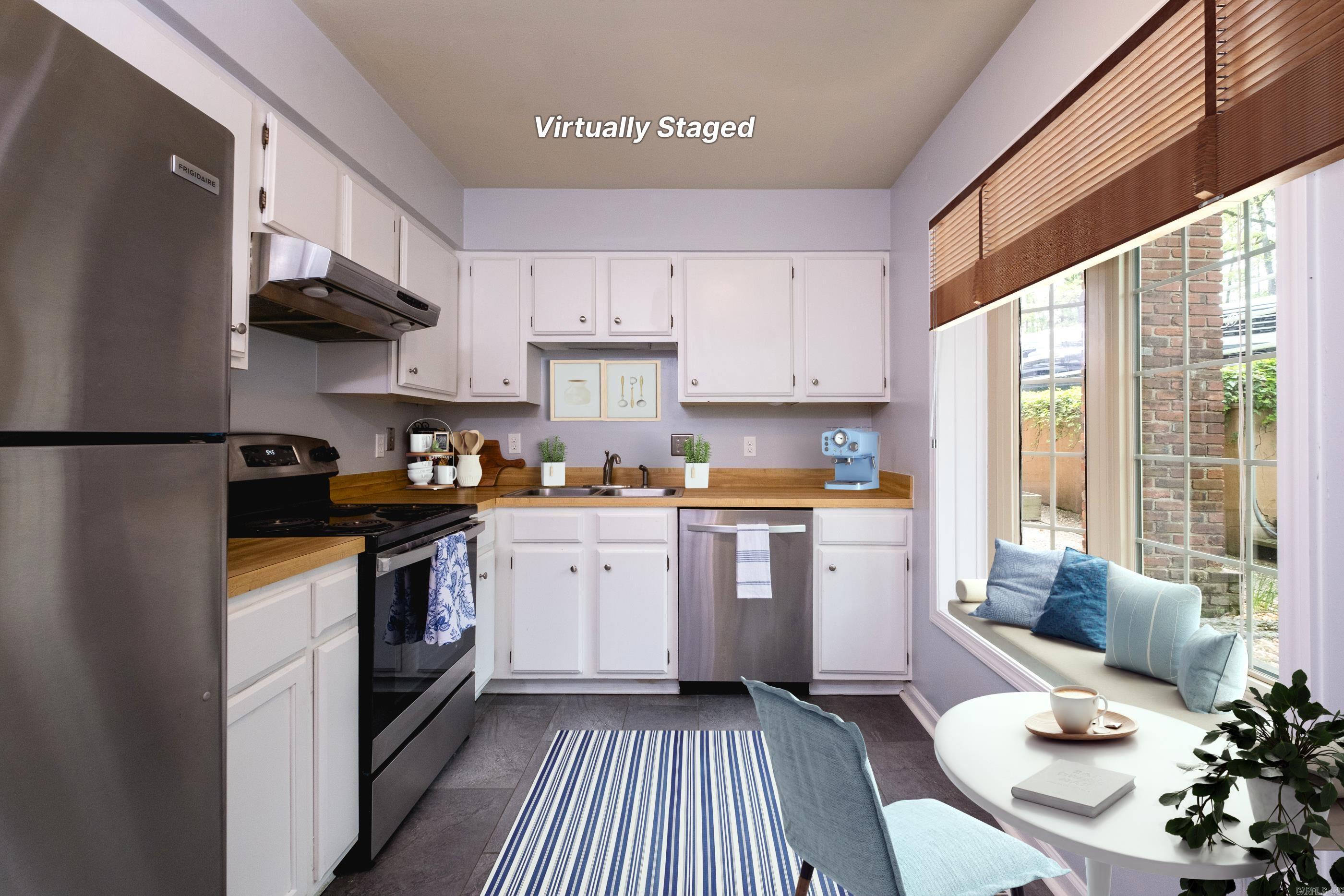 KINGSBRIDGE TWNHSE - Residential