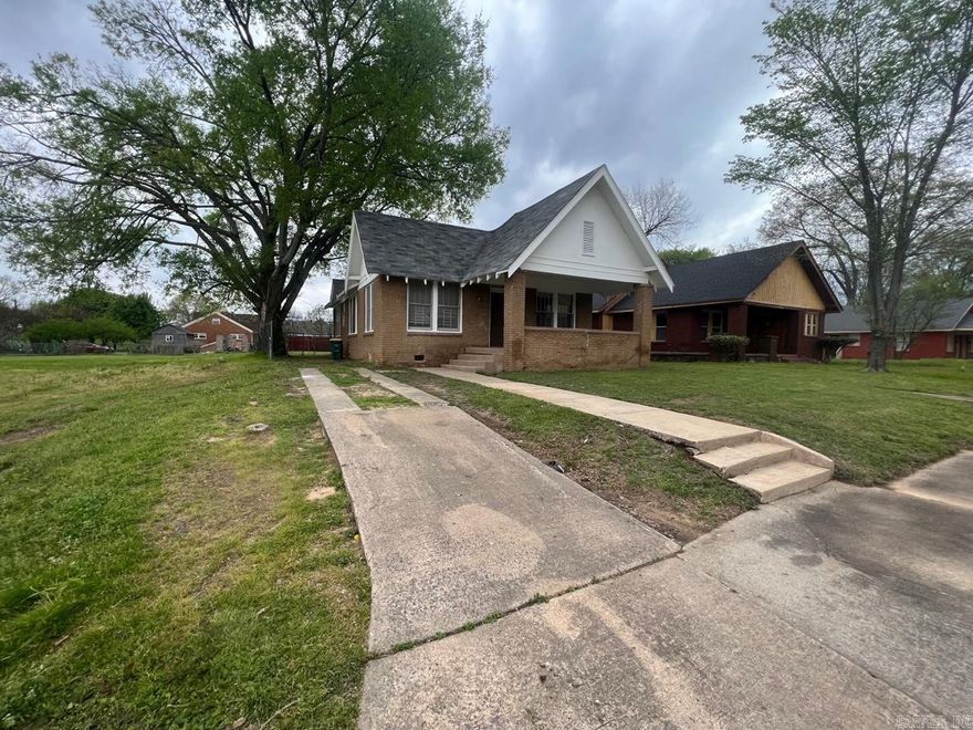 Nice family home with 3 bedrooms. New kitchen cabinets and counter tops, new paint, and some new floor coverings. Large living room with a separate dining room. Nice covered front porch. Must be able to pass a background check, have stable employment, and verifiable rental history.