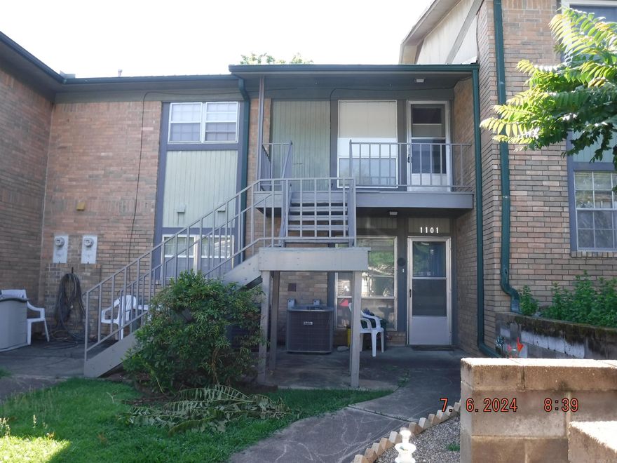 Conveniently located just off Central Ave. Only a few mins to Oaklawn Race Track. Access to bus line. Mins to shopping, dining, and doctor offices. 3/2 city condo with lots of cabinets, pantry, and large closets. New stove, refrigerator, dishwasher, and microwave convey. All three bedrooms have brand new carpet. Two car covered carport. Access from carport door to outside or from the back door to beautiful common green space at the back. The "back" door offers covered porch for enjoying the summer breeze.