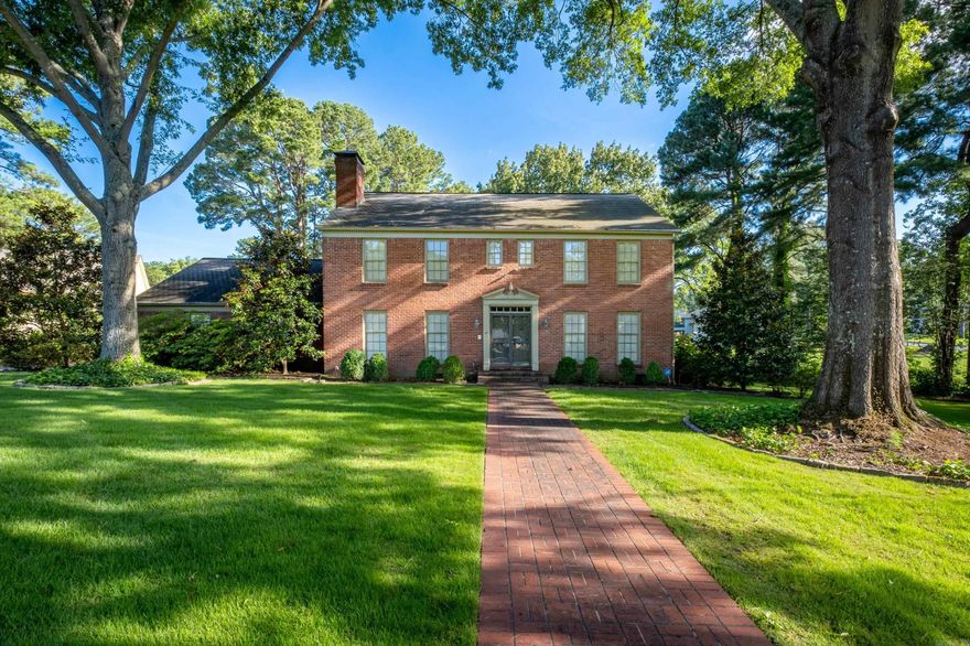 Golf course front lot is unparalleled!  Located at a tee box.  You can see about a half mile of fairway!  Both east and west!  Spacious living w/den and dining.  24 ft sunroom.  Study.  Totally updated kitchen wcommercial range. Opens onto a sun room w/sep hvac (recent).  4 large bedrooms up.  New AC up, greenbelt for privacy from Valley Club Cir.  Side load gar, has a workshop that opens to garage.  His/hers kids baths.  Located on cul-de-sac.  Ideal for entertaining & watching golf tourniments.