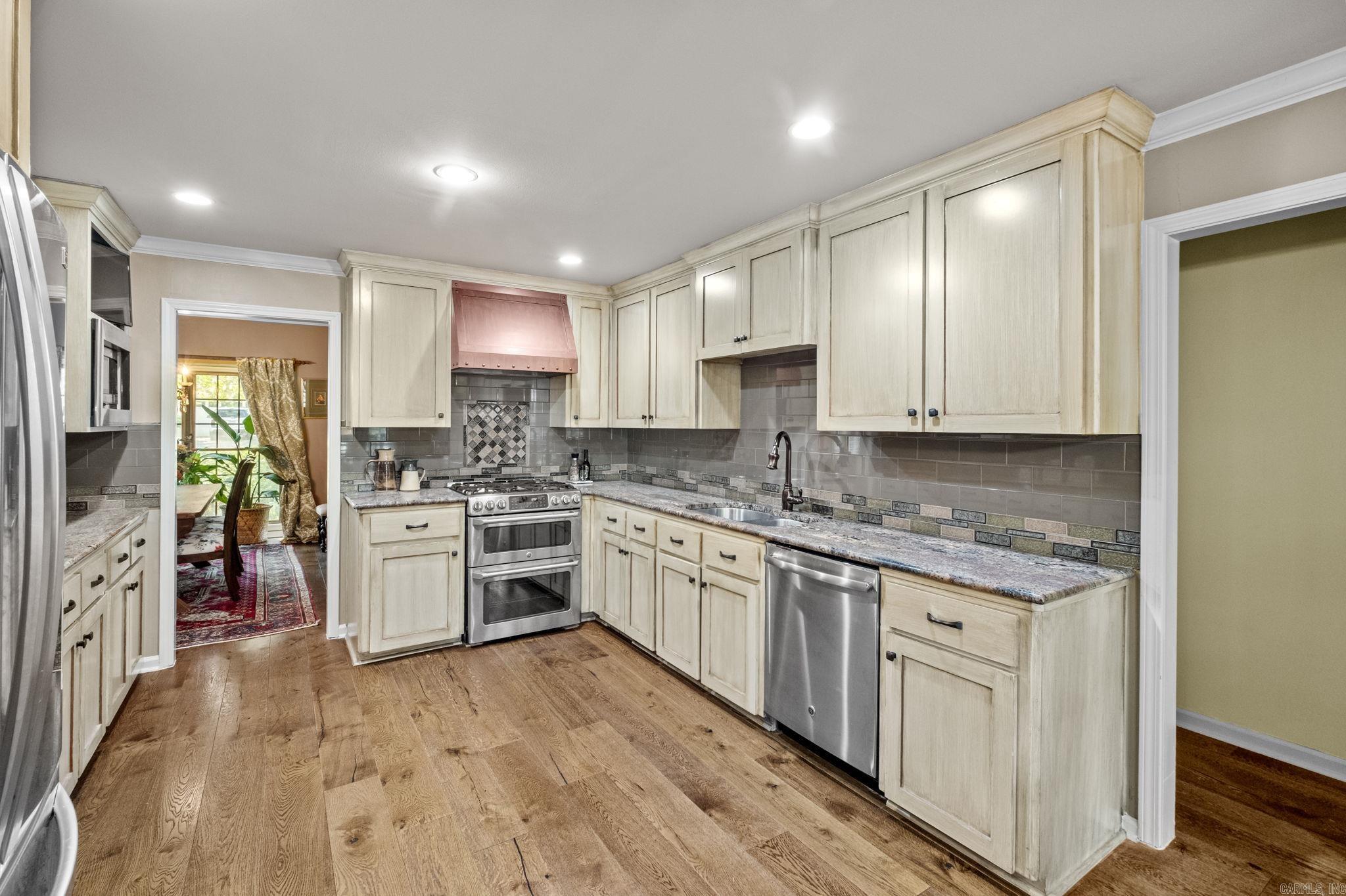 WINDSOR VALLEY ADDN - Residential