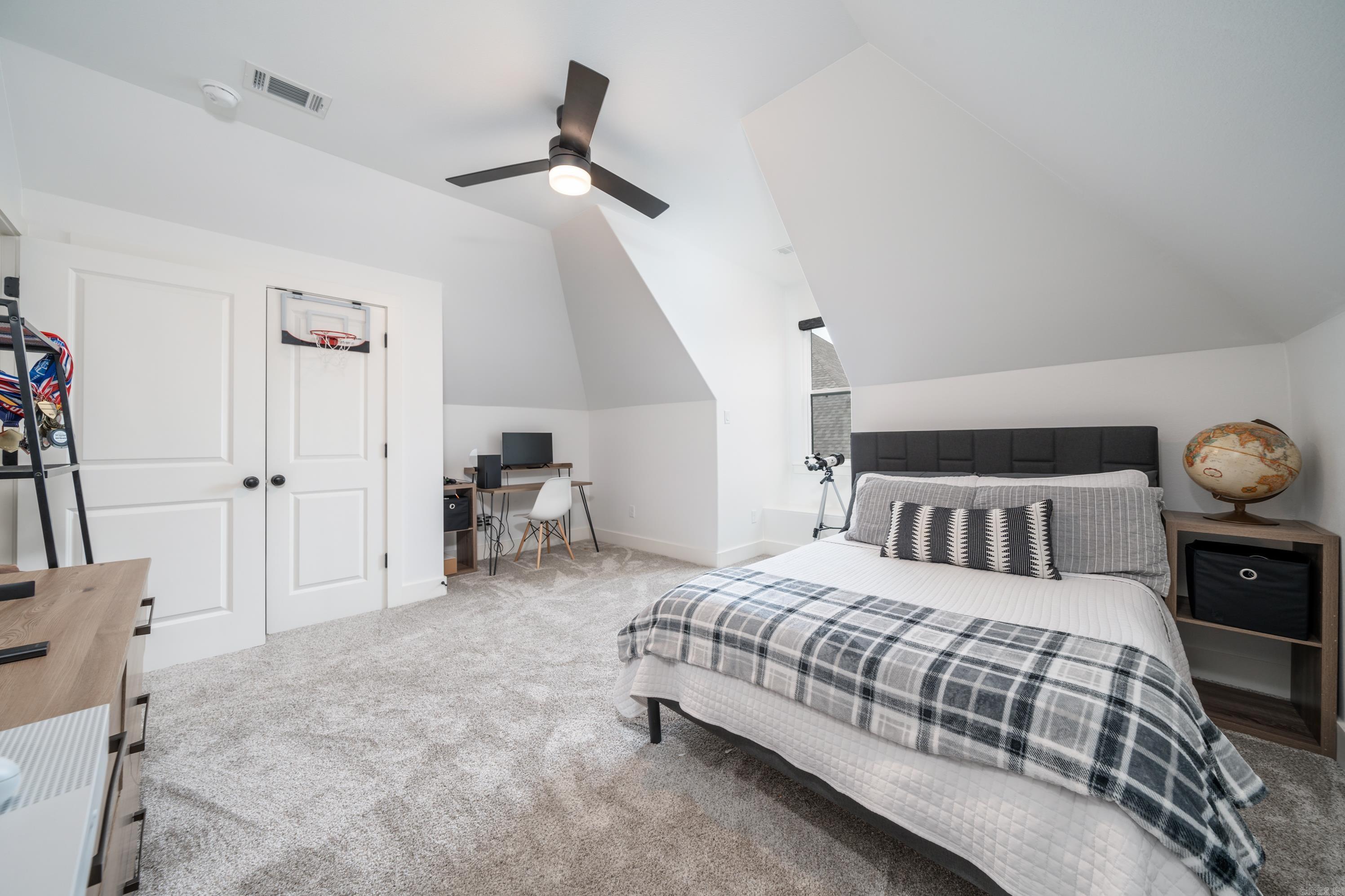 THE POINTE HURRICANE ESTATES - Residential