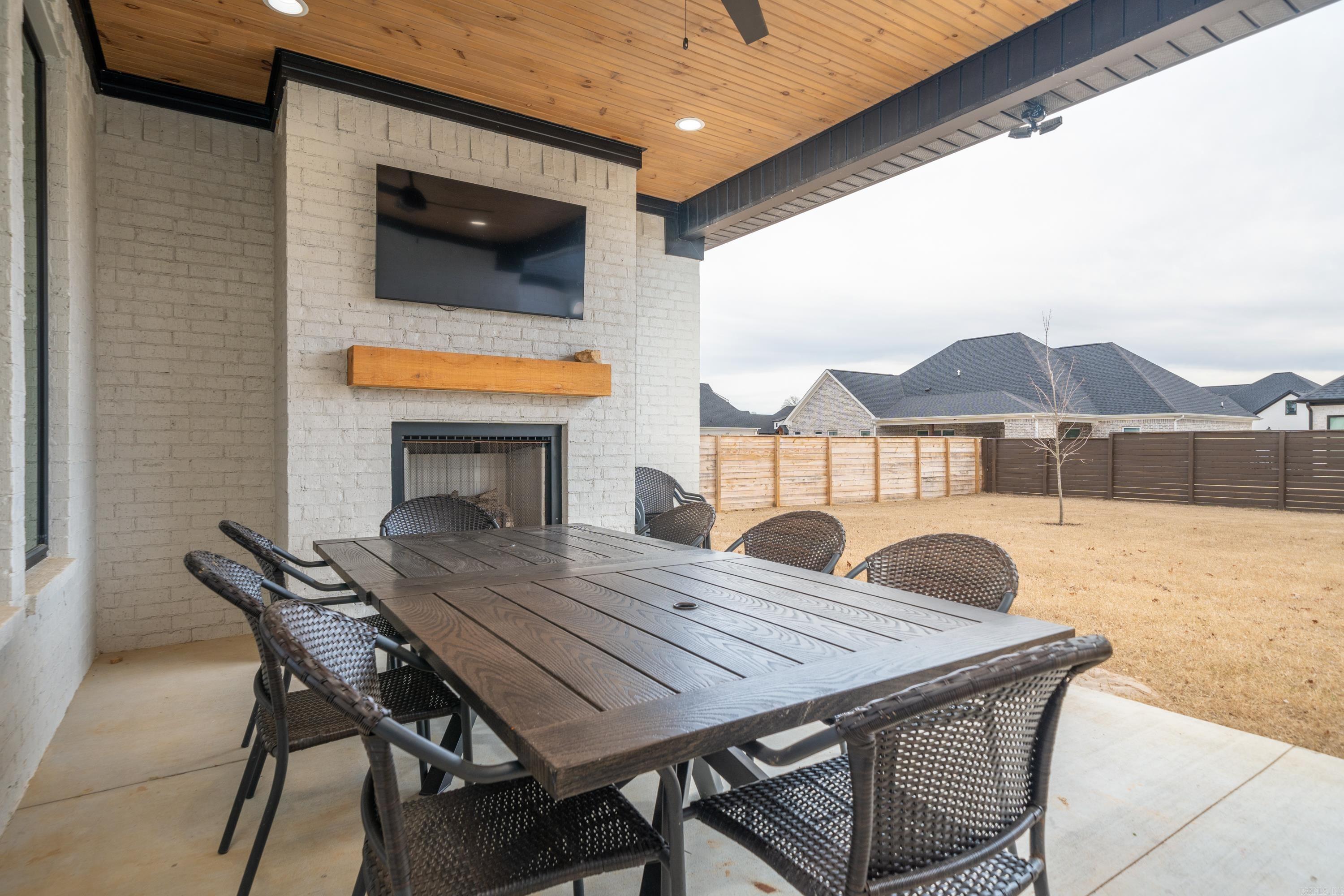 THE POINTE HURRICANE ESTATES - Residential