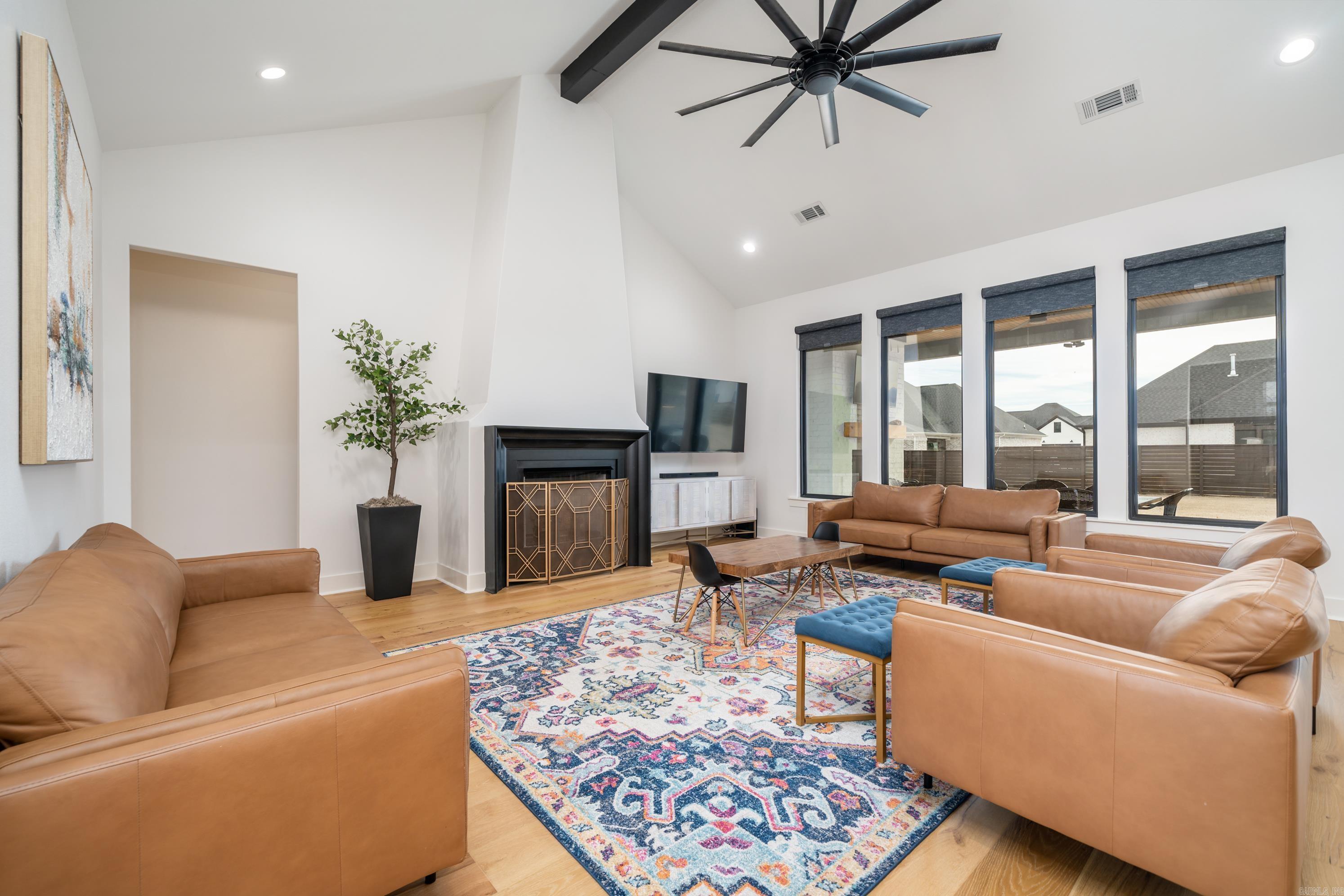 THE POINTE HURRICANE ESTATES - Residential