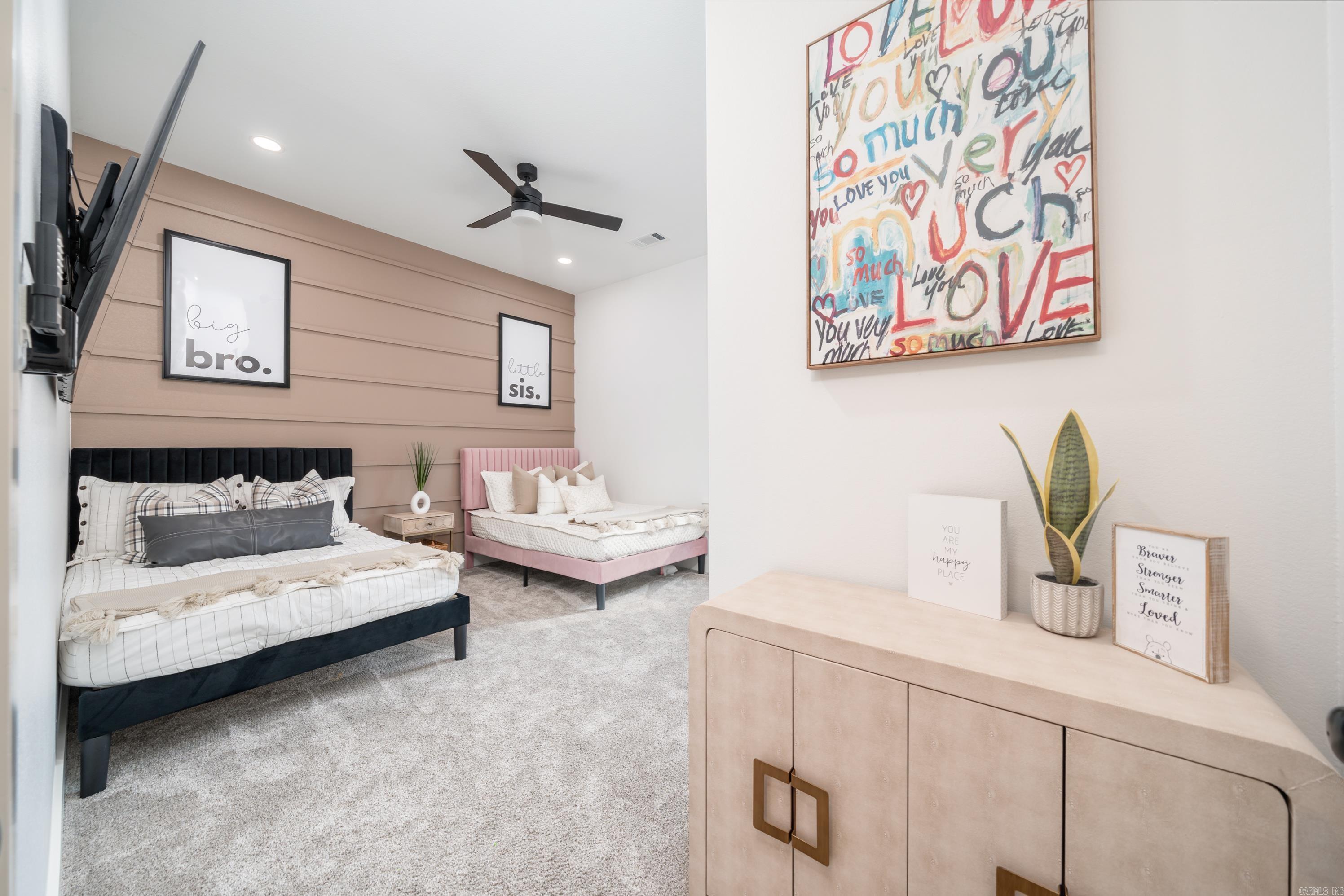 THE POINTE HURRICANE ESTATES - Residential