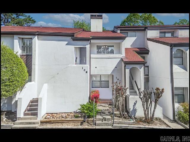 *LITTLE ROCK* NICE CONDO IN TIMBERIDGE SUBDIVISION!! This Two Bedroom Two Bathroom Unit Features Over 1,000 Square Feet! Stove, Refrigerator And Dishwasher In Kitchen! Washer And Dryer Included! Wood Flooring Throughout! Central Heat And Air! PET FRIENDLY! Includes Access To Community Pool And Picnic Area!! AVAILABLE NOW!!!