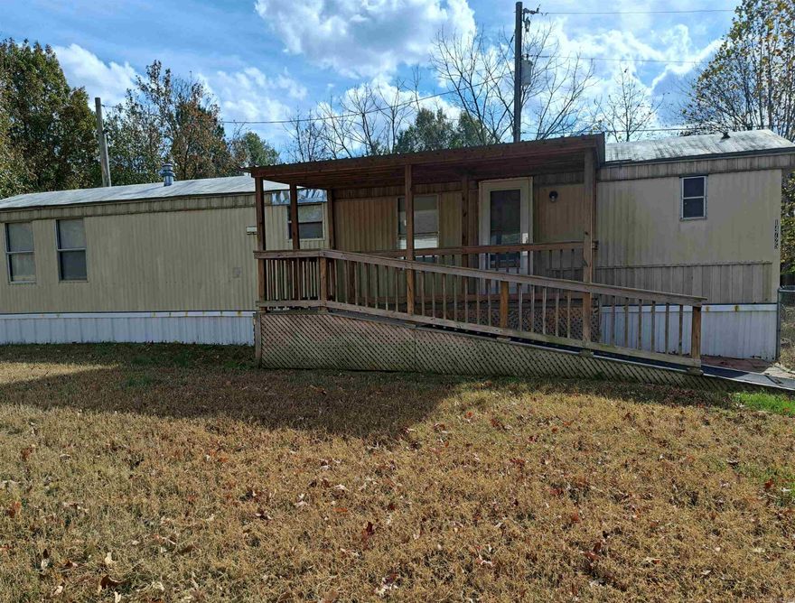 come take a look at this cute little 2 bed 3 bath mobile home.  great condition! & it is at an affordable price!  Sits on .39 acres, Saline County.