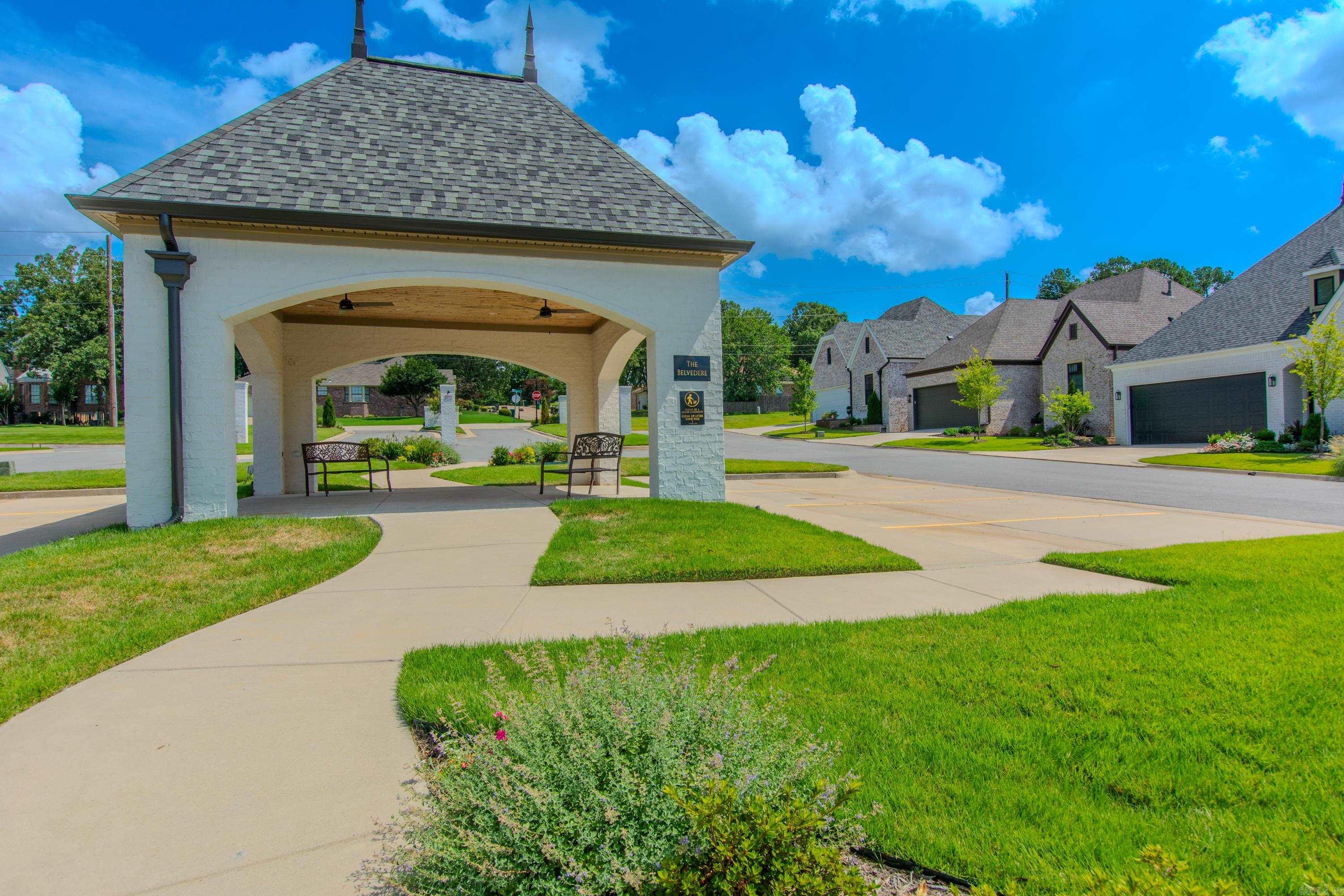 MERGERON COURT - Residential