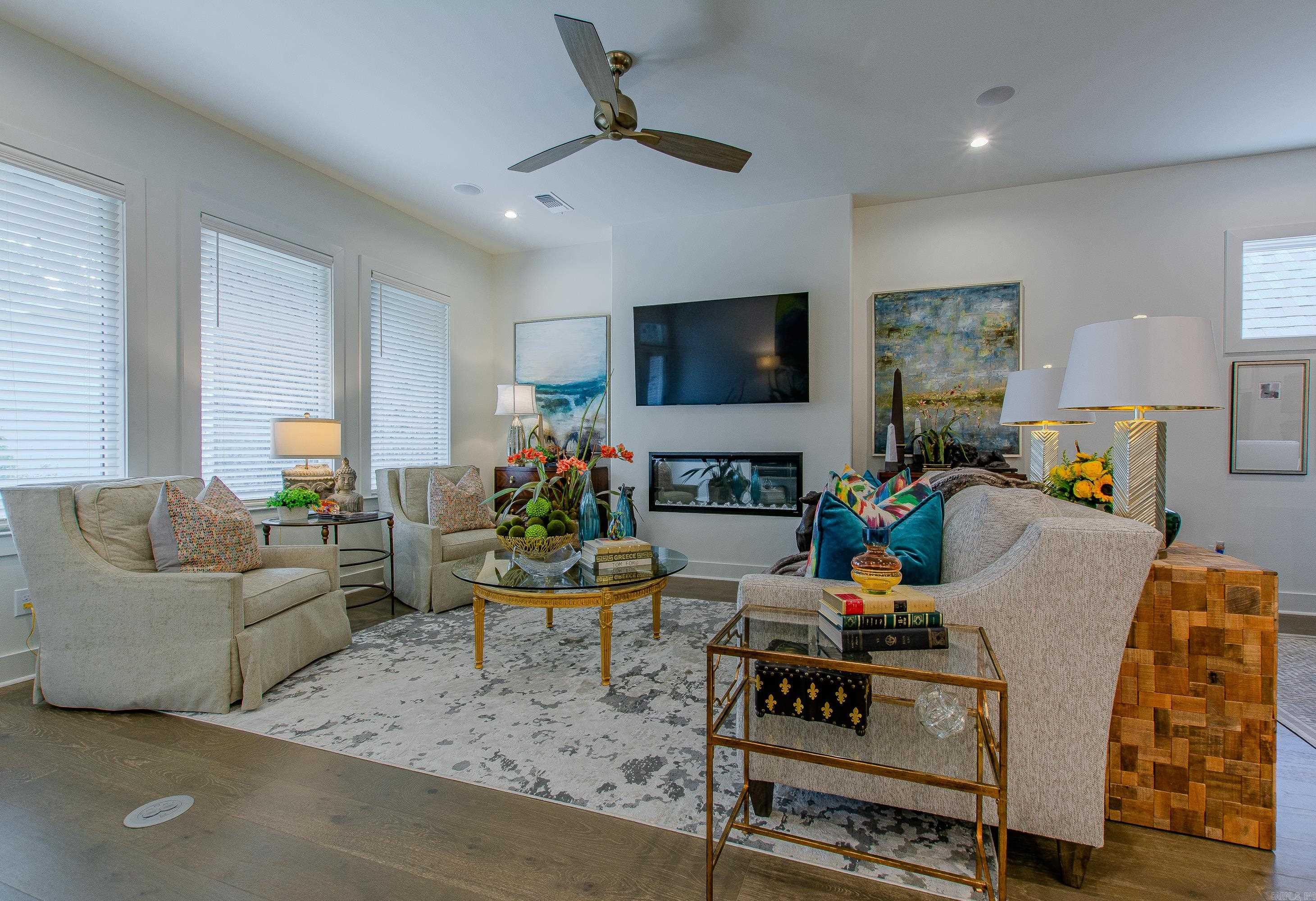 MERGERON COURT - Residential