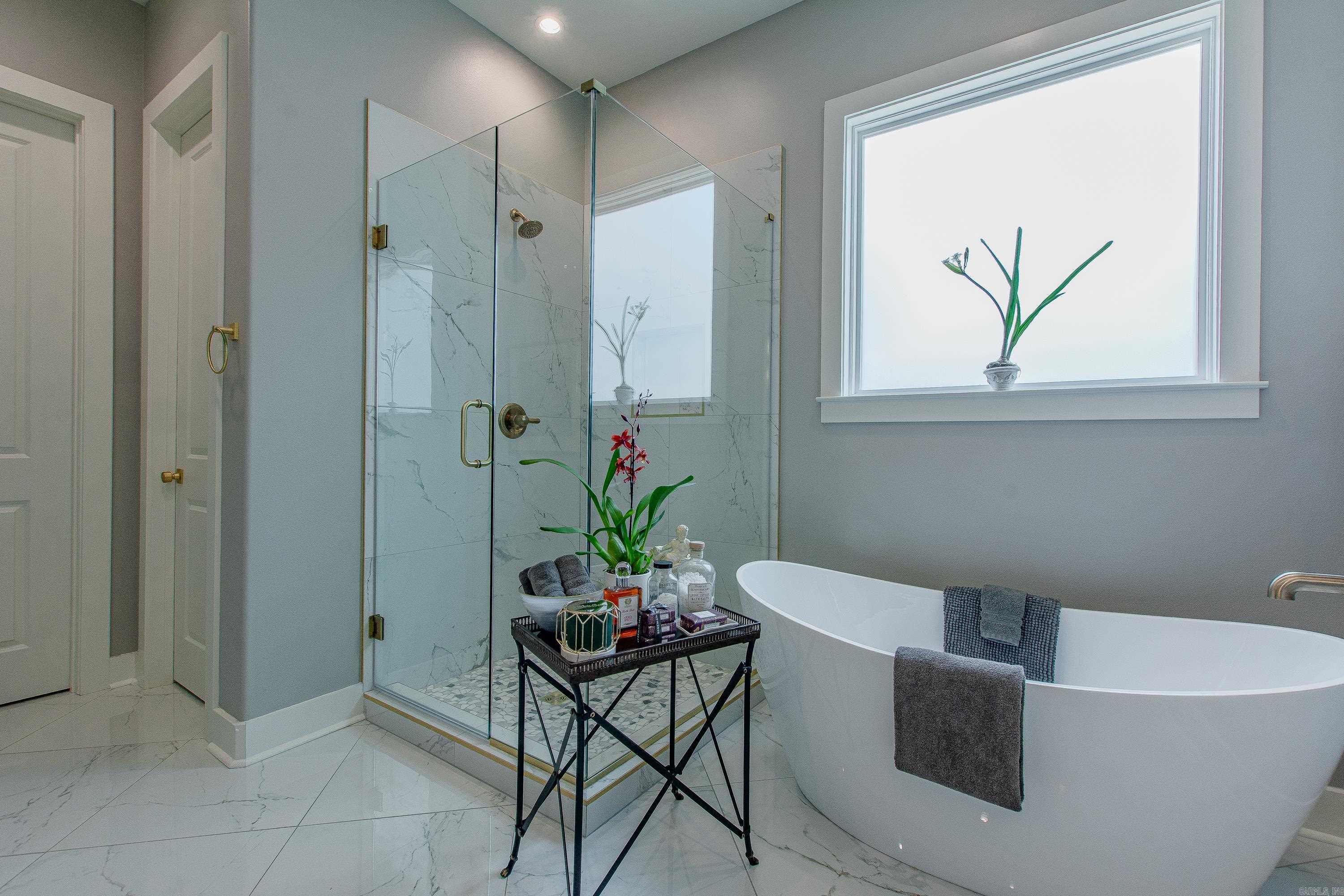 MERGERON COURT - Residential