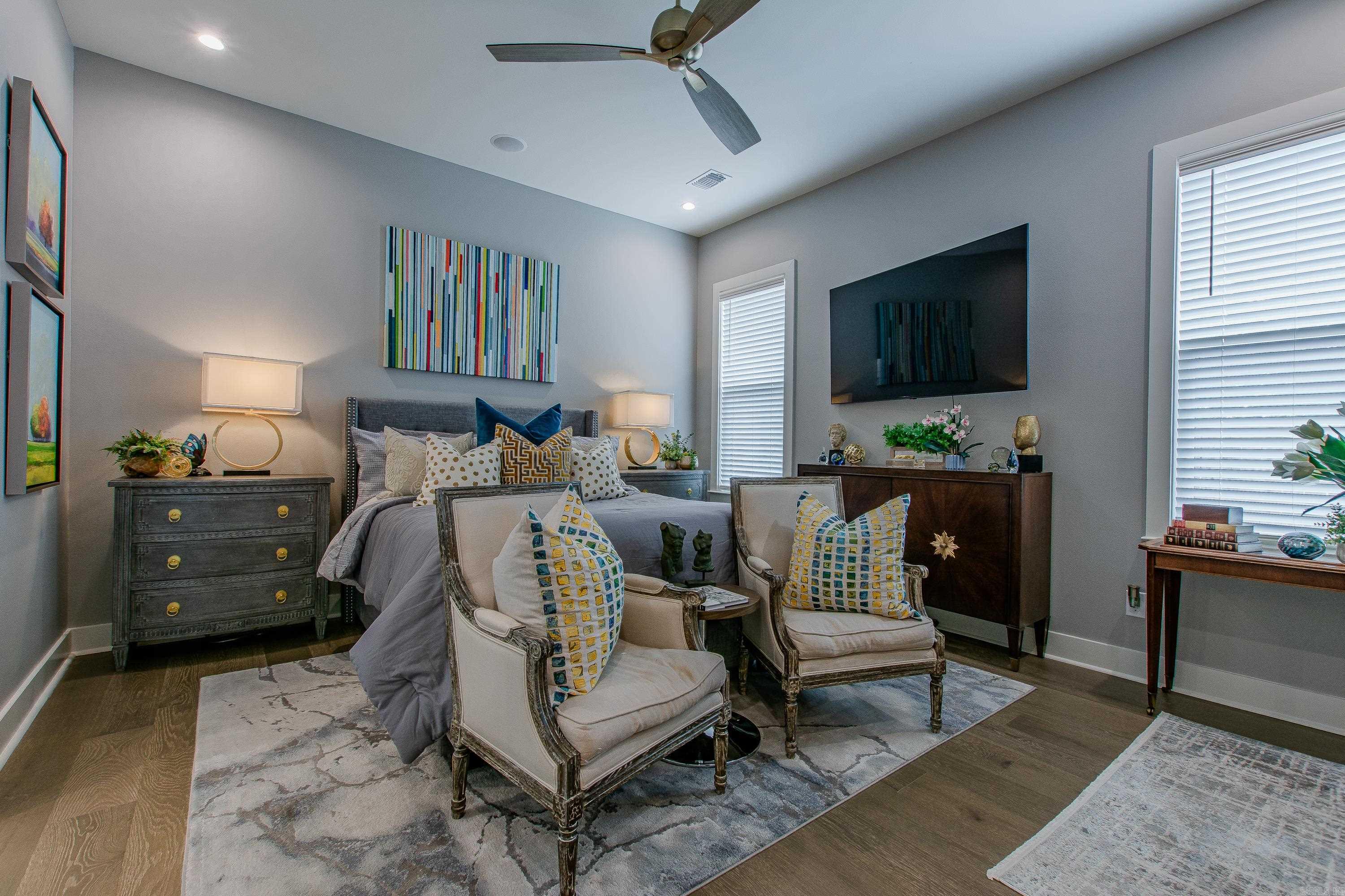 MERGERON COURT - Residential