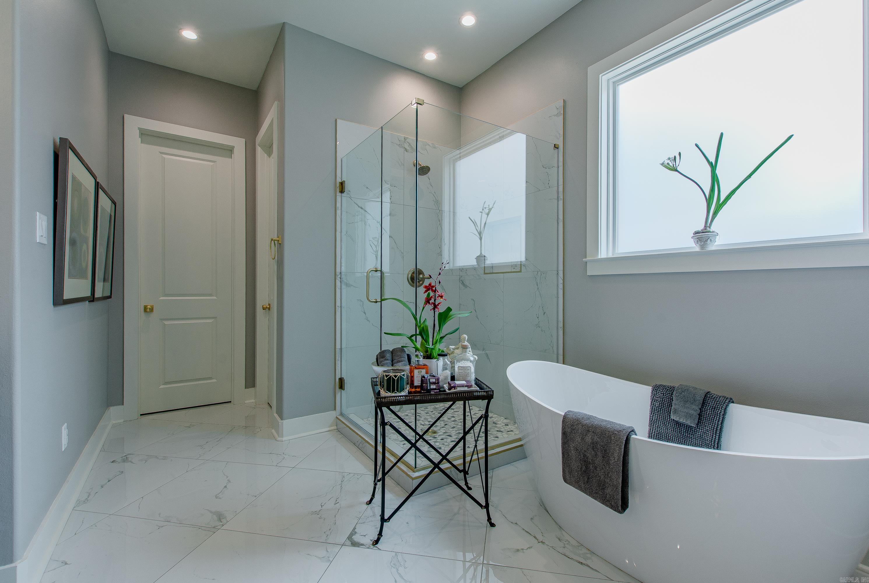 MERGERON COURT - Residential