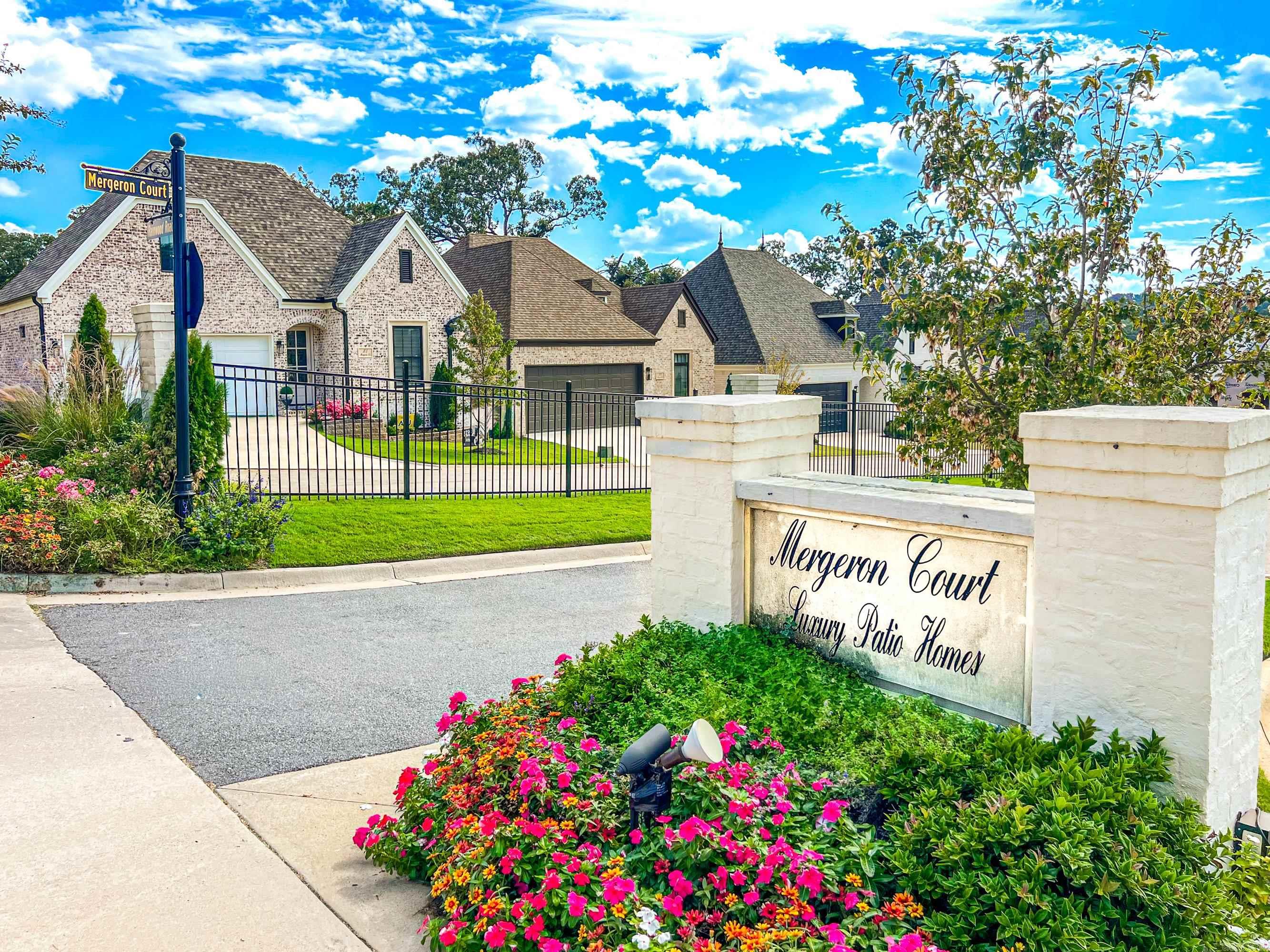 MERGERON COURT - Residential