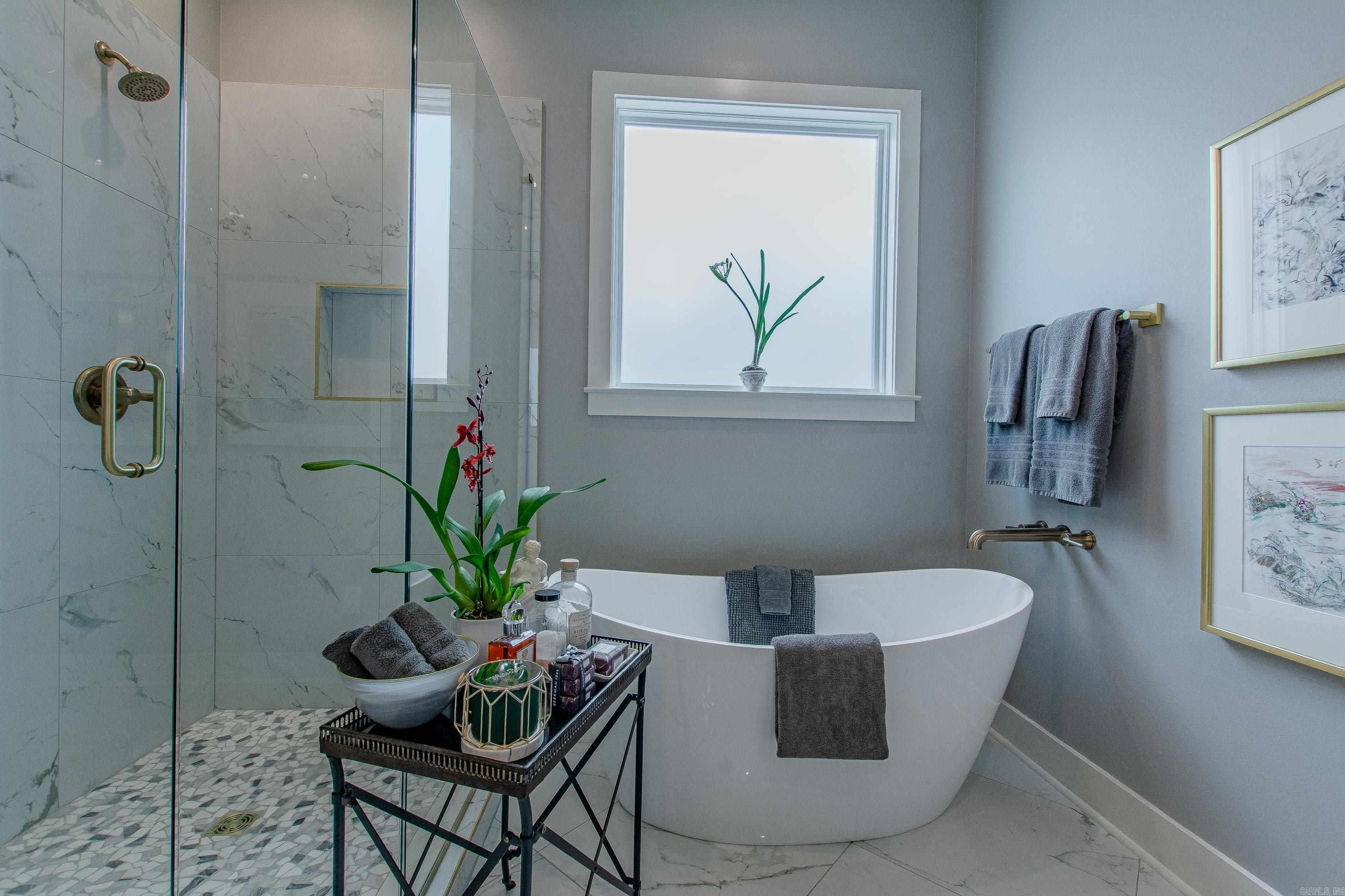 MERGERON COURT - Residential