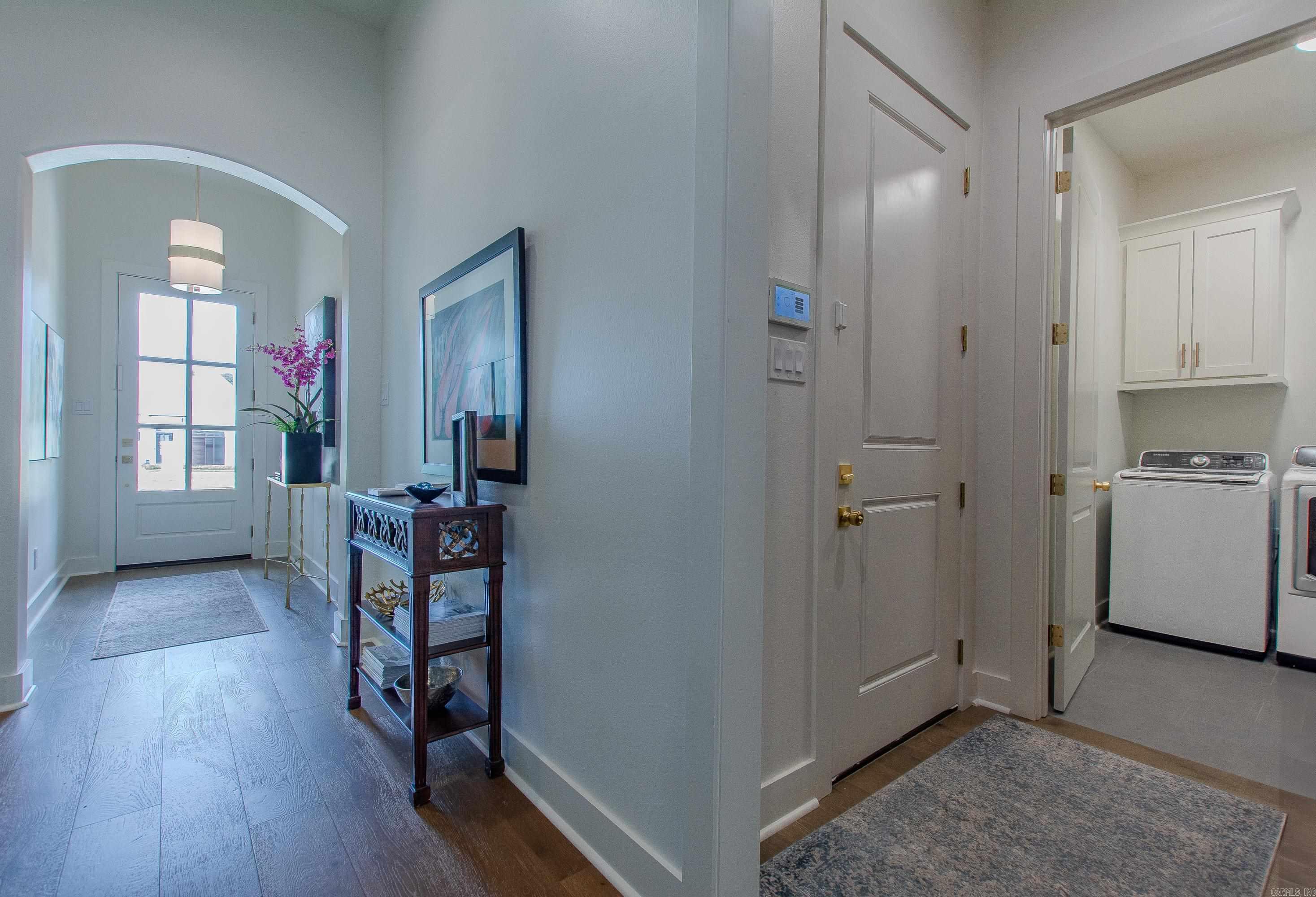 MERGERON COURT - Residential