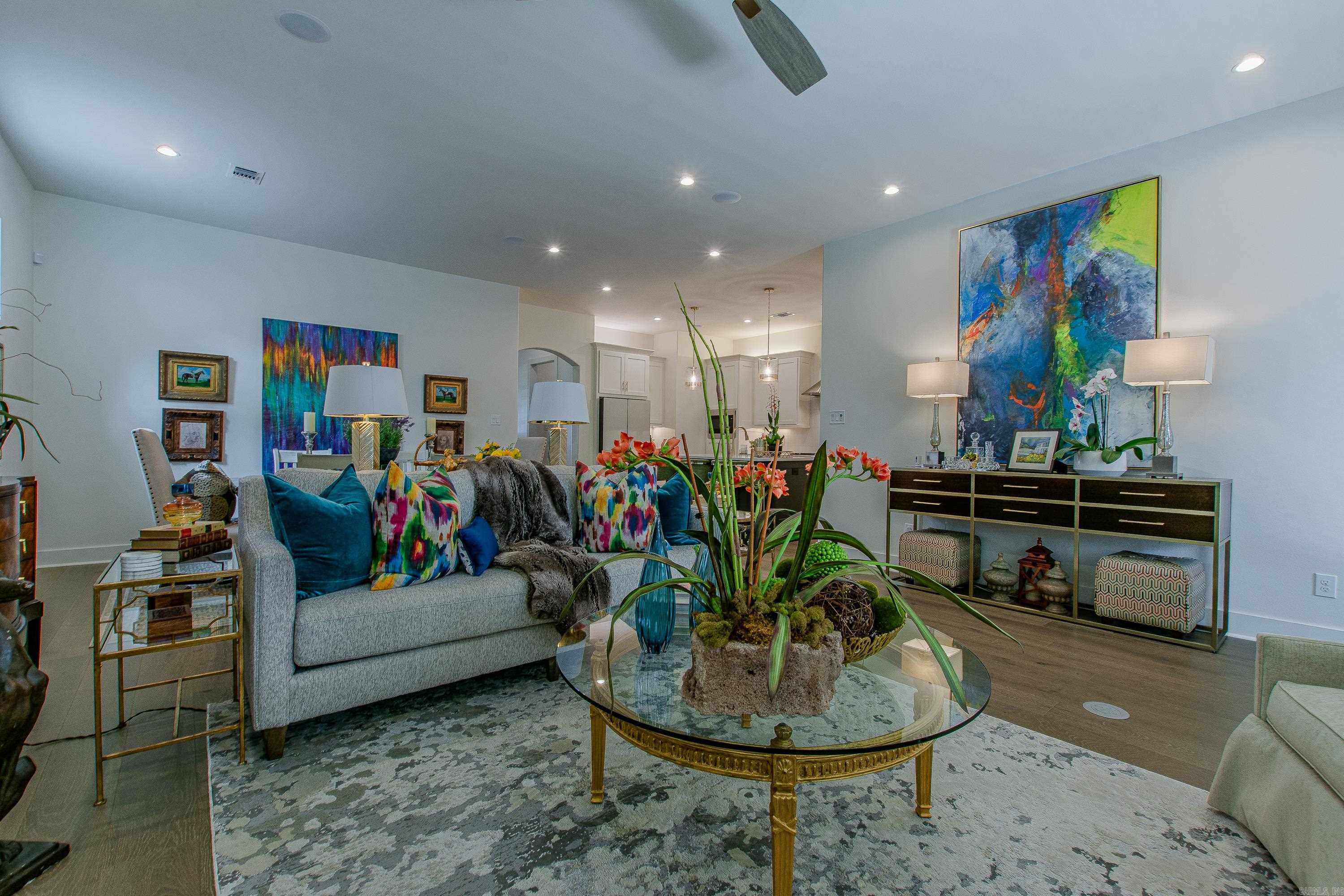 MERGERON COURT - Residential