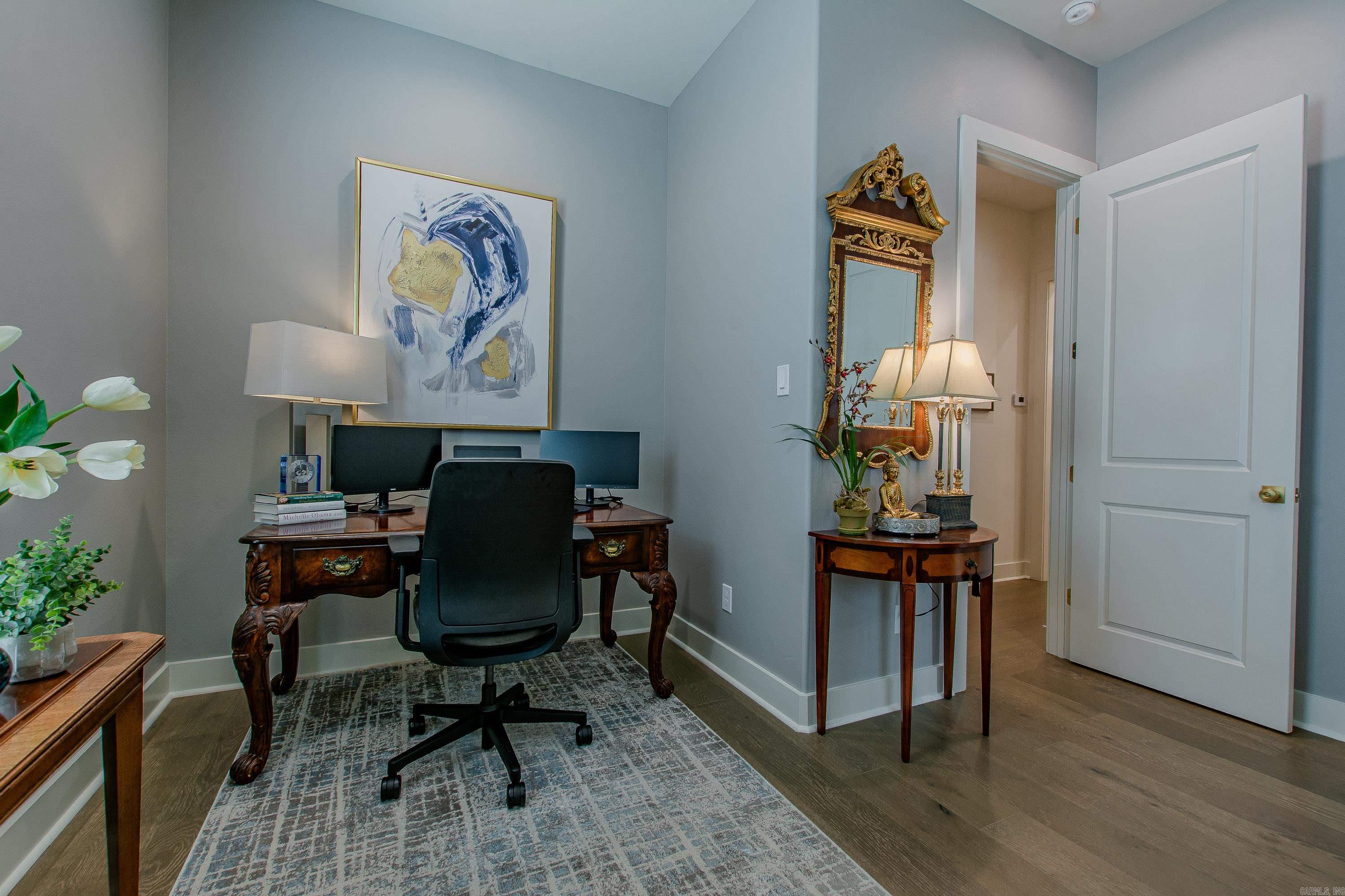 MERGERON COURT - Residential