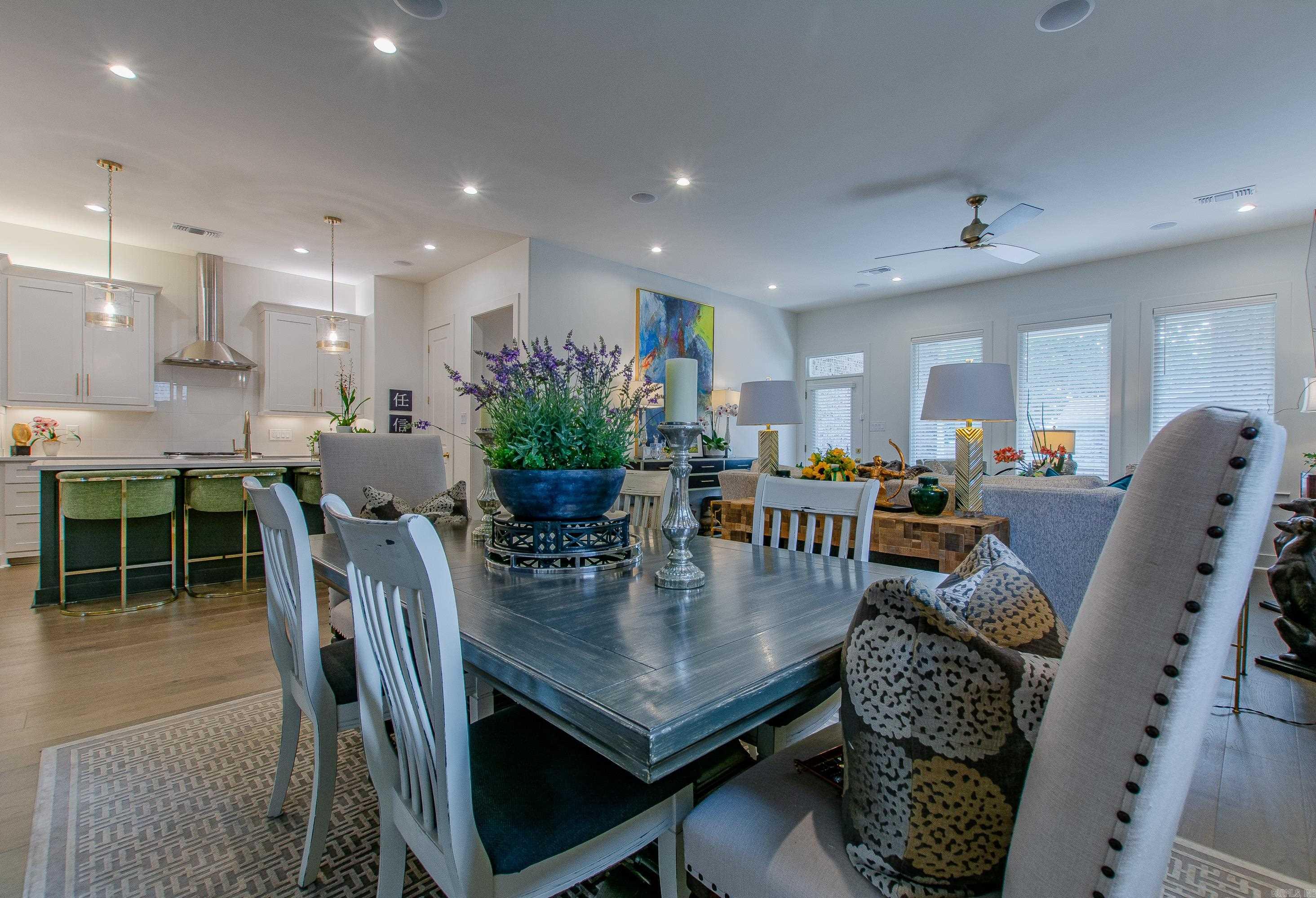 MERGERON COURT - Residential