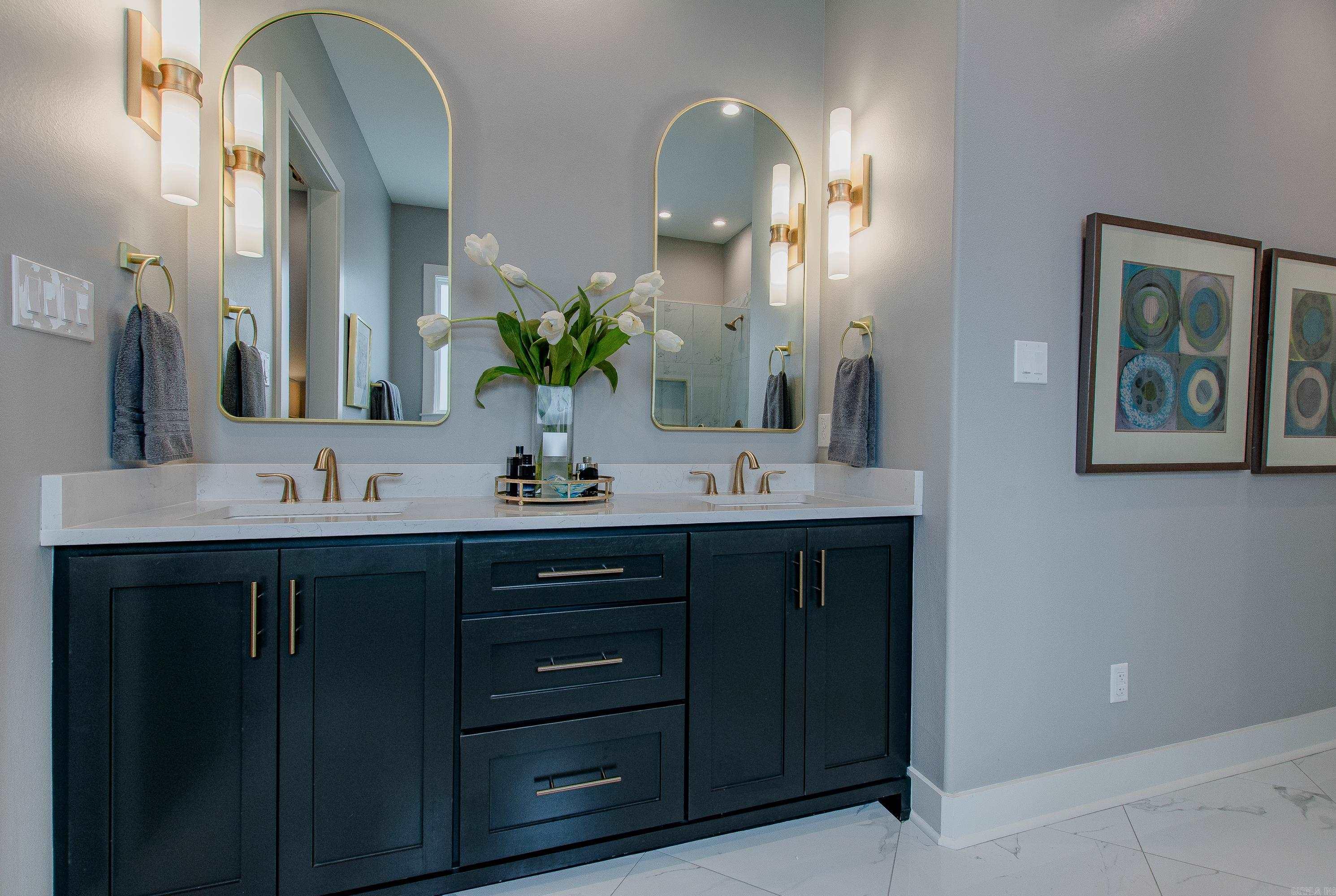 MERGERON COURT - Residential