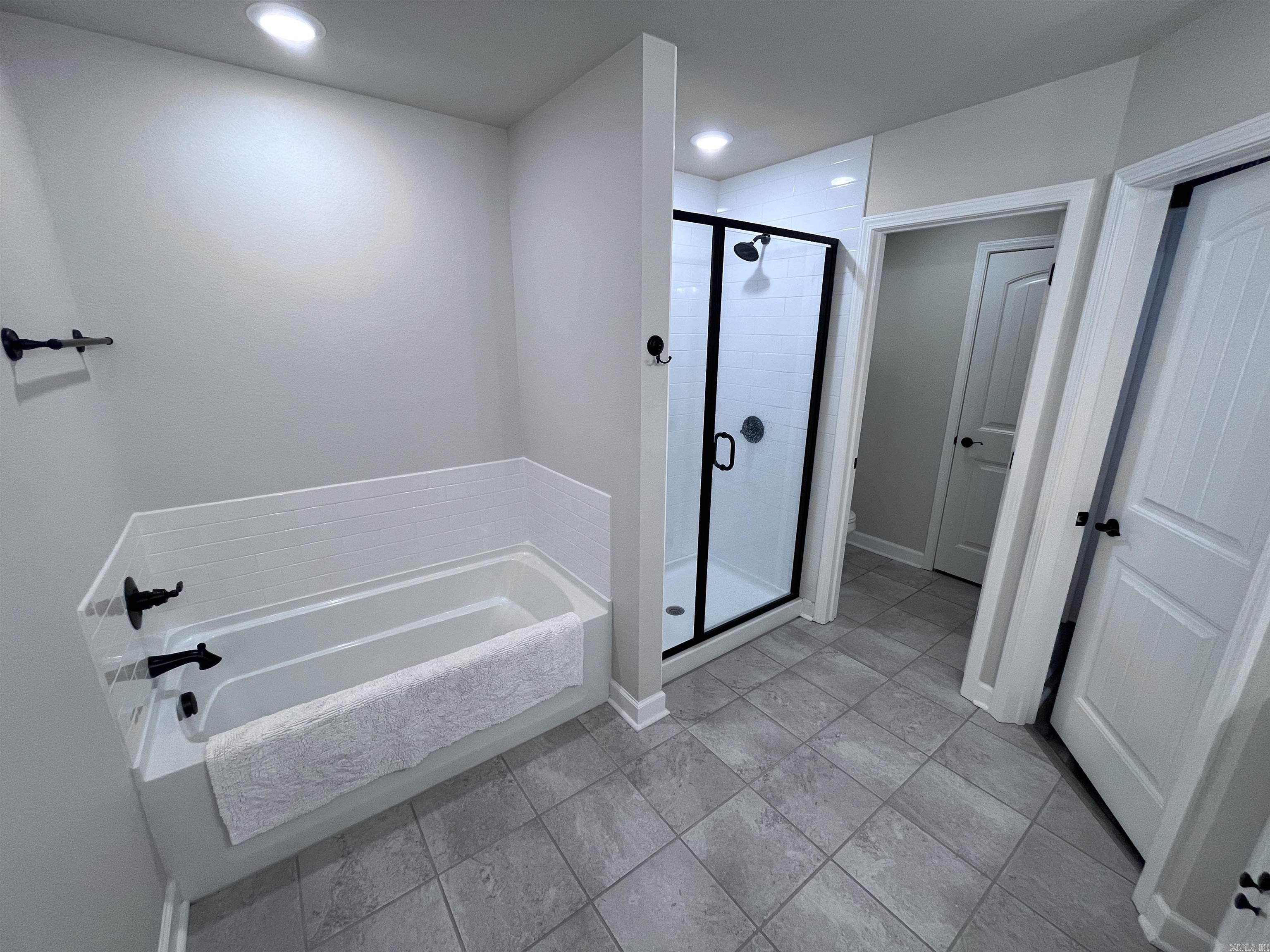 AUTUMN BROOKE - Residential Lease