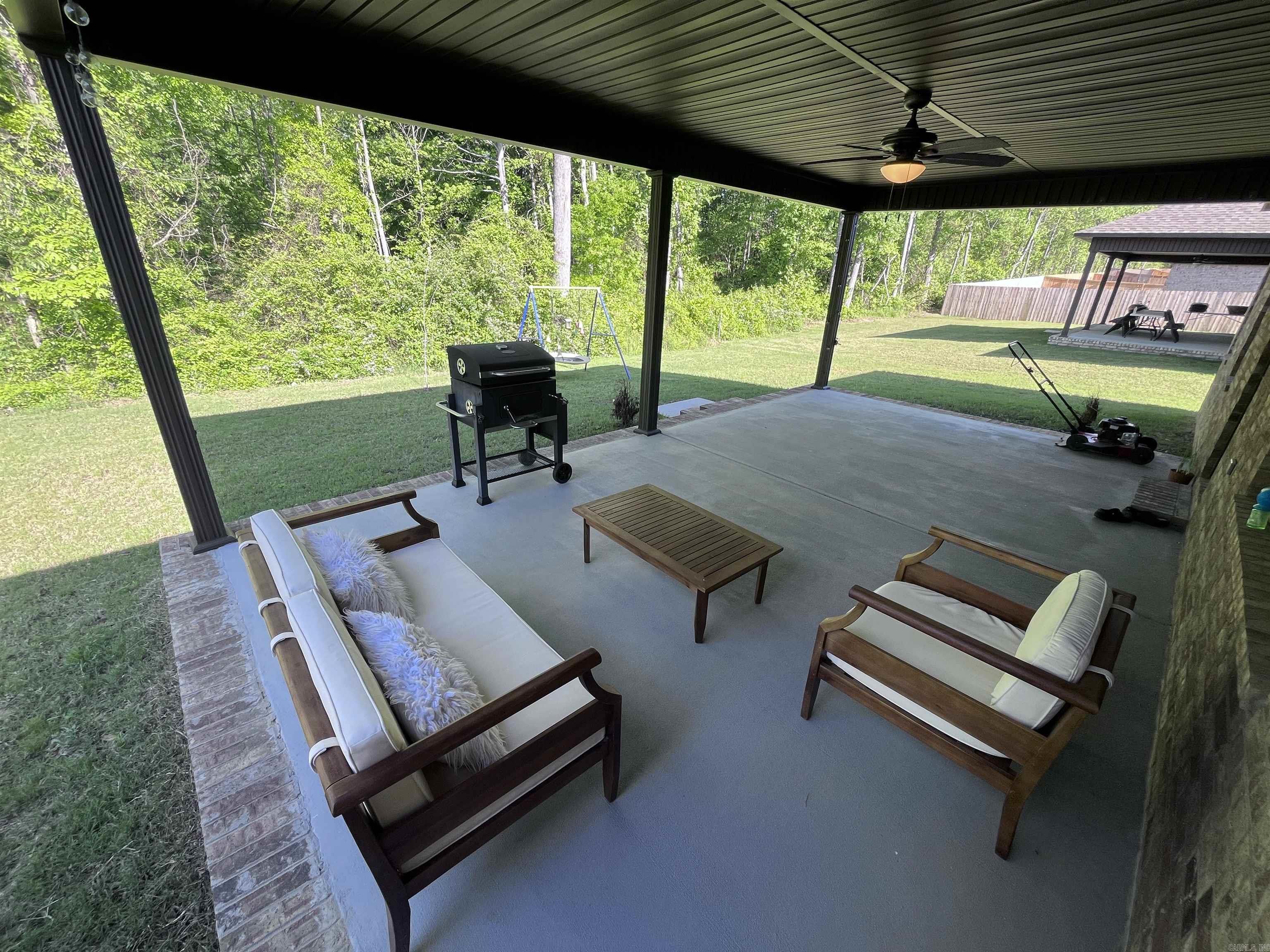 AUTUMN BROOKE - Residential Lease