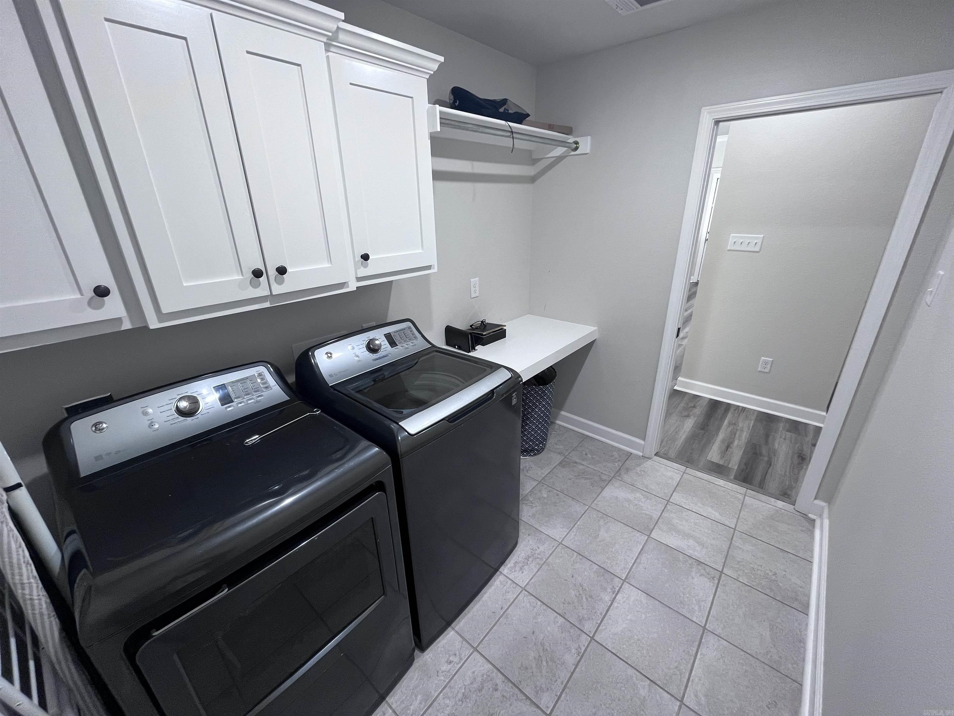 AUTUMN BROOKE - Residential Lease