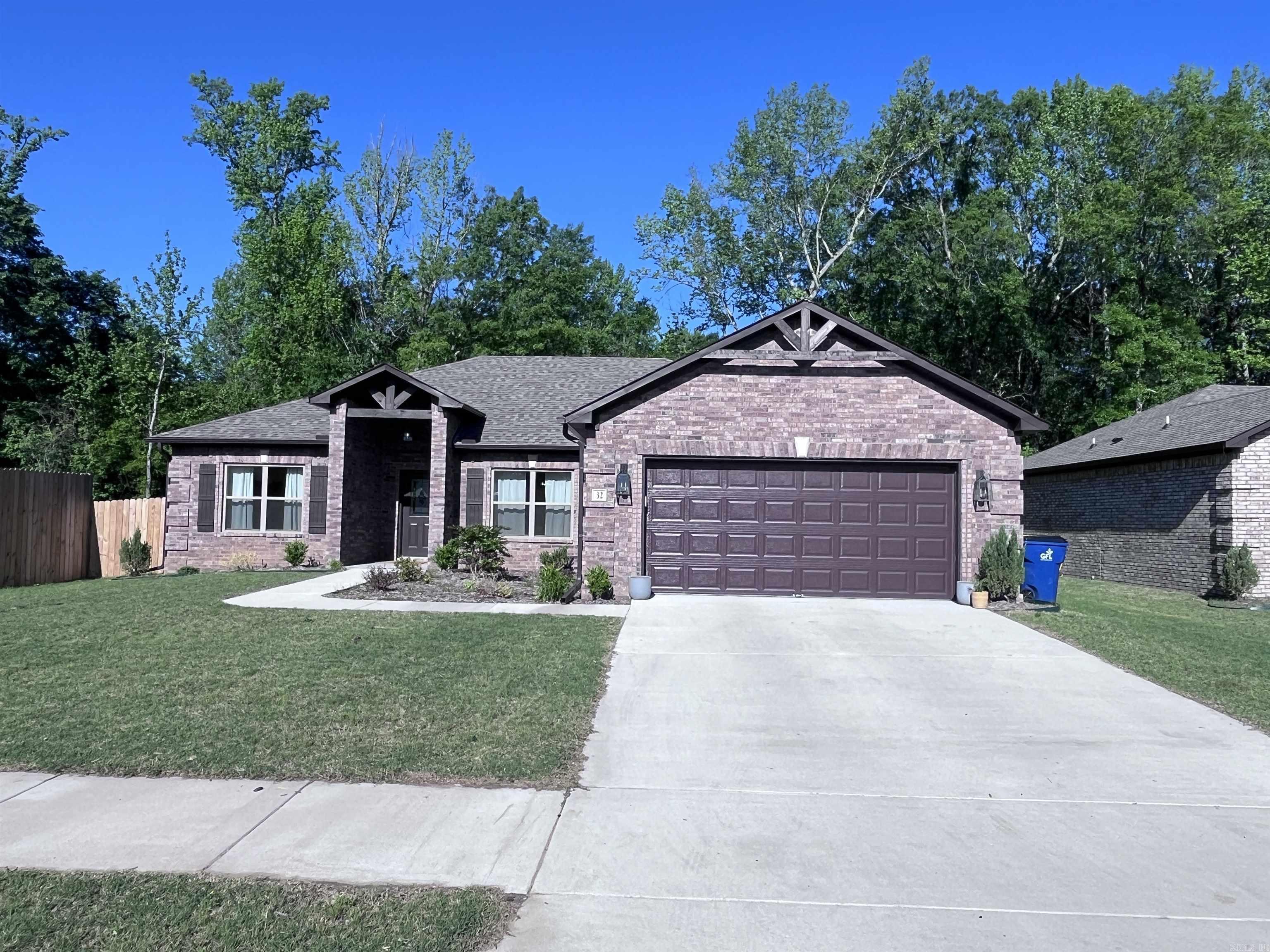 AUTUMN BROOKE - Residential Lease