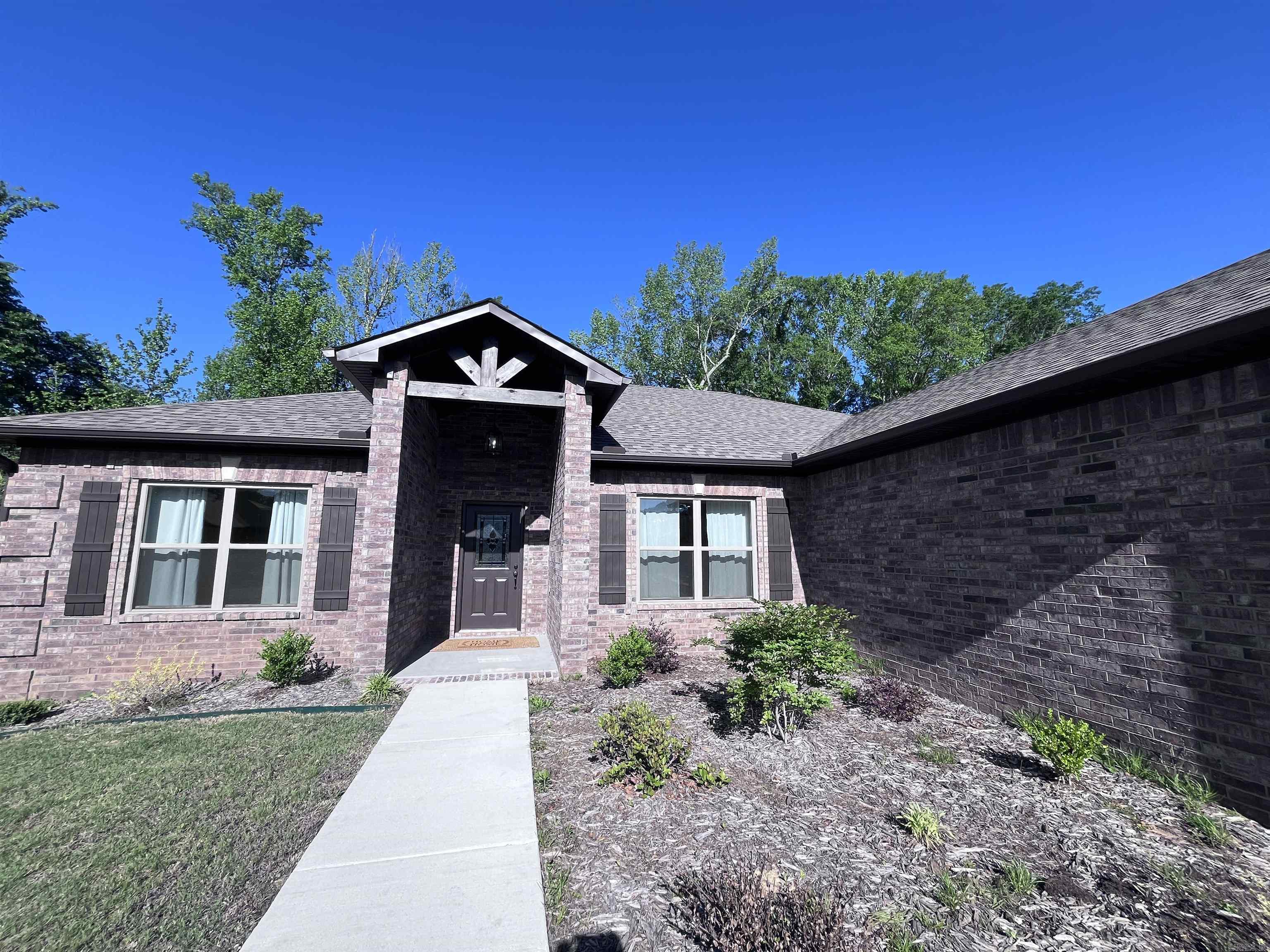 AUTUMN BROOKE - Residential Lease