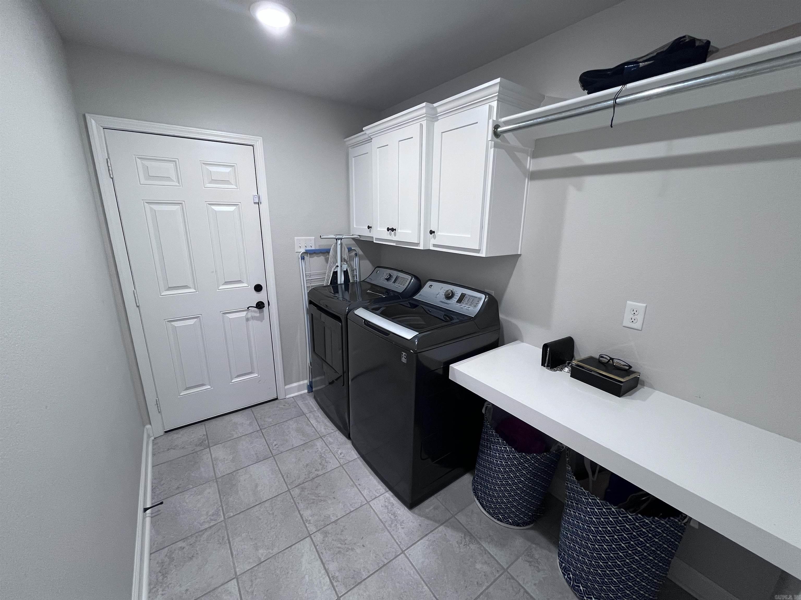 AUTUMN BROOKE - Residential Lease