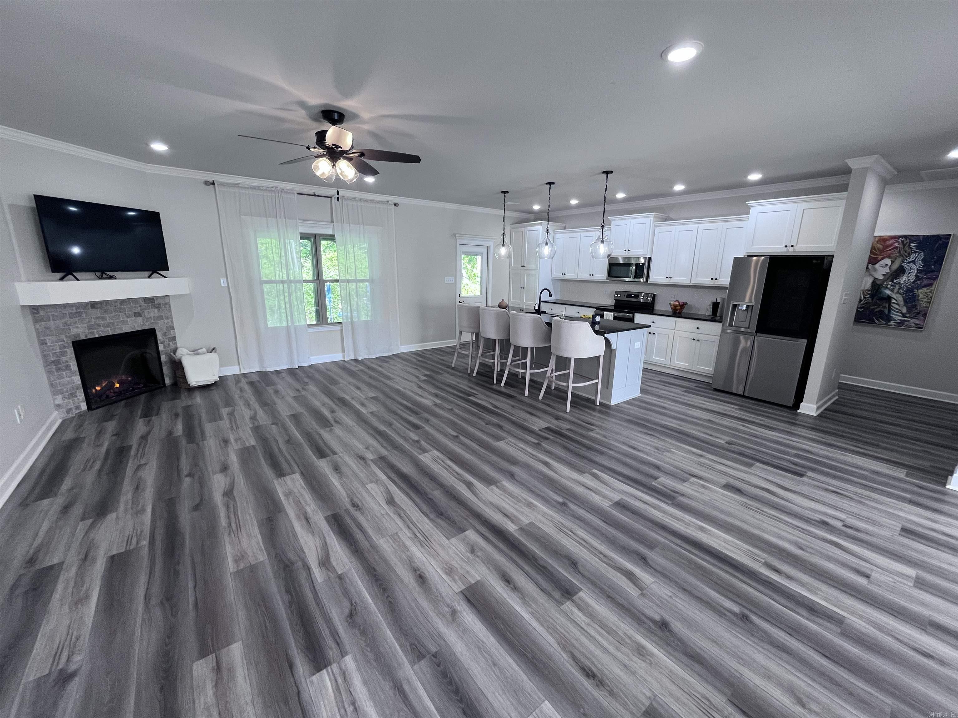 AUTUMN BROOKE - Residential Lease